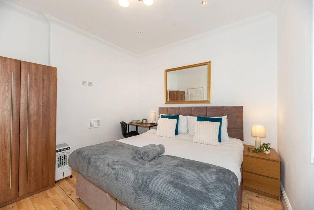Lägenhet Discover 2 Bedroom In Kensington