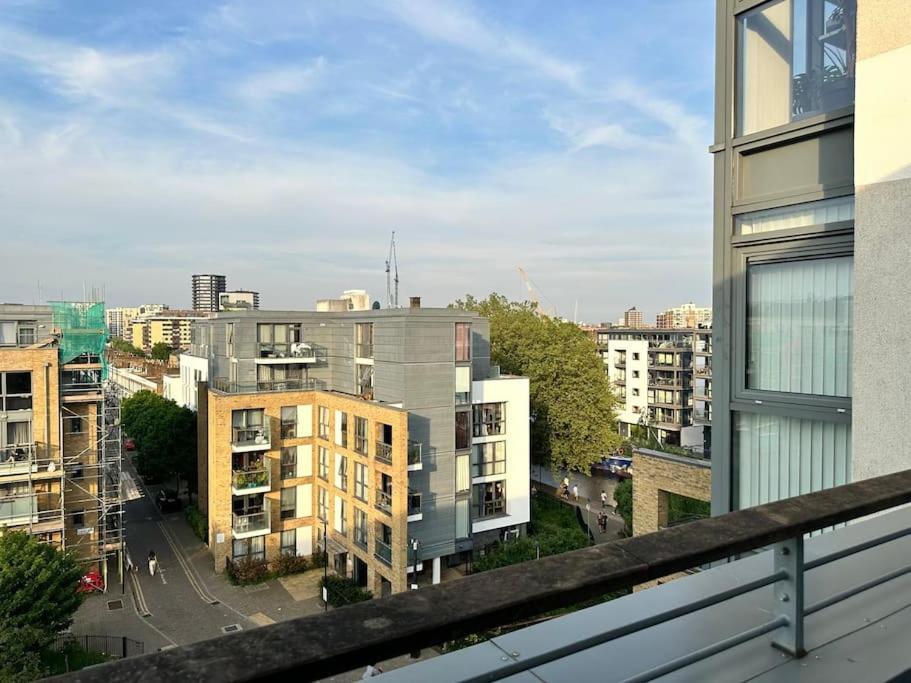 Modern Islington 1br Flat On Regent's Canal Leilighet