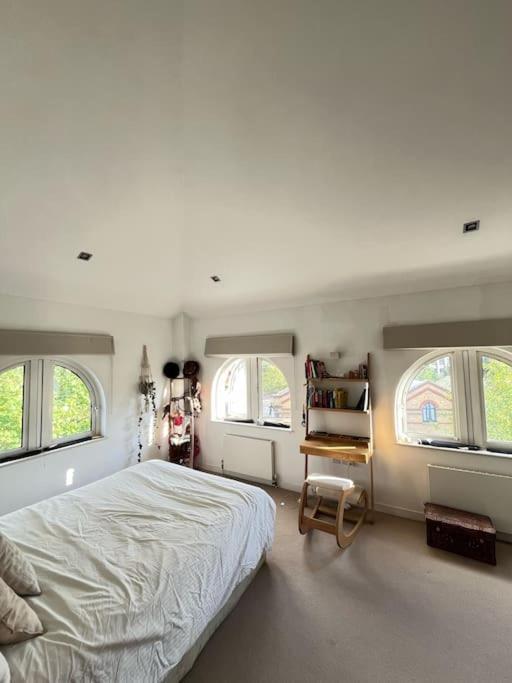 Lejlighed Charming Canal-side Flat Near Iconic Portobello Rd