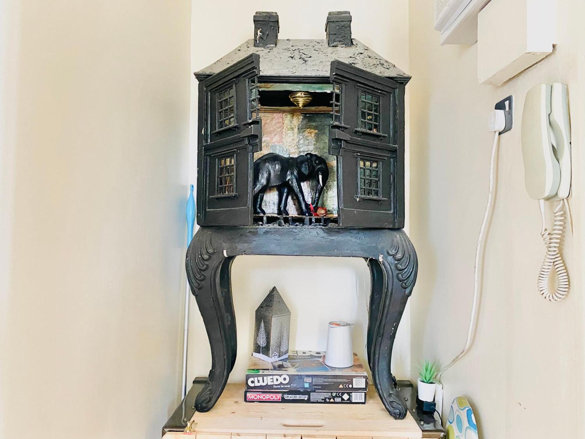 London's East End 2 Bedroom Appartamento *