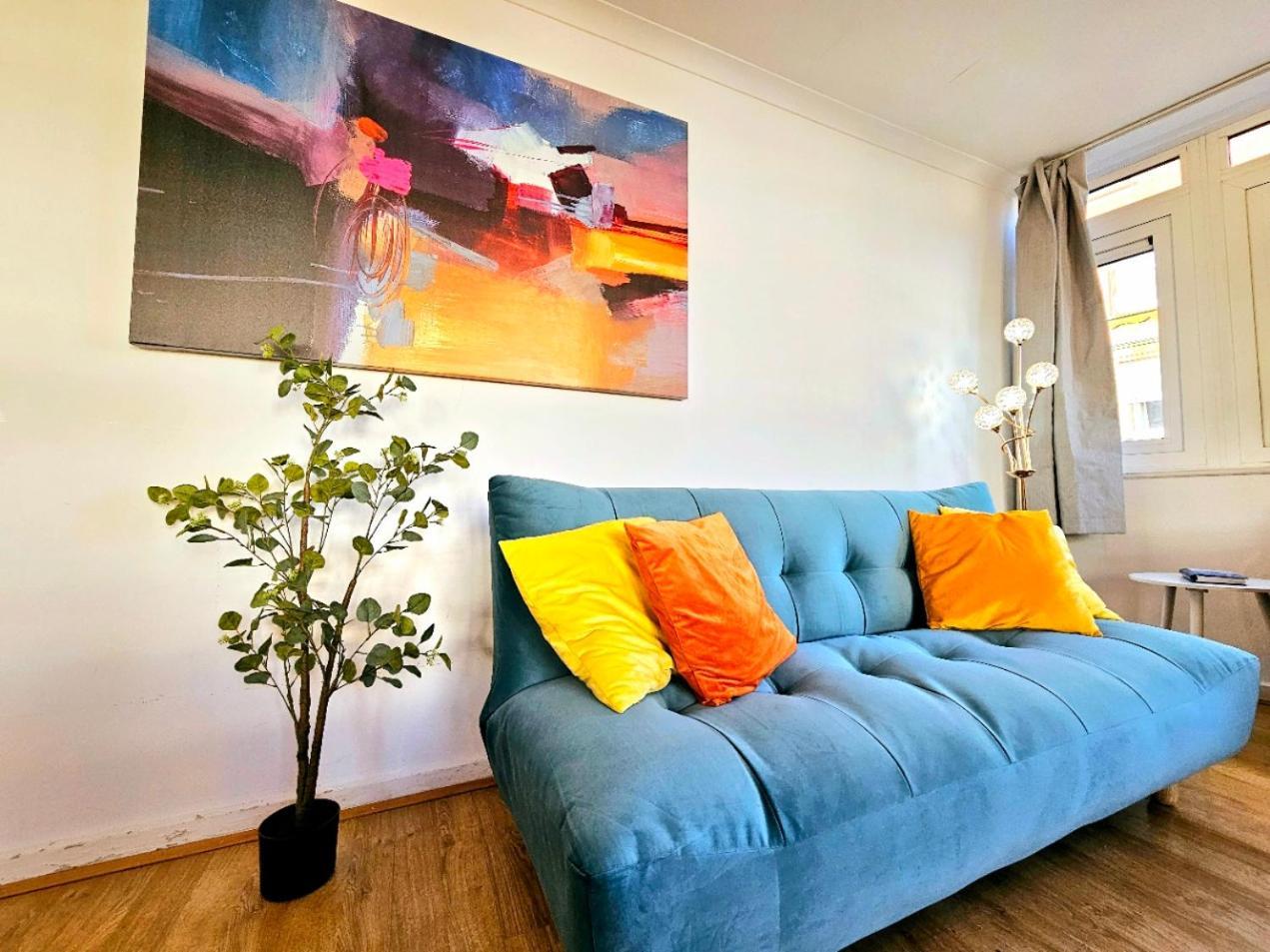 Bright & Spacious In Building With Lift, Right Next To Bayswater Station - Walk To Kensington Palace, Hyde Park, Little Venice & Notting Hill Lägenhet