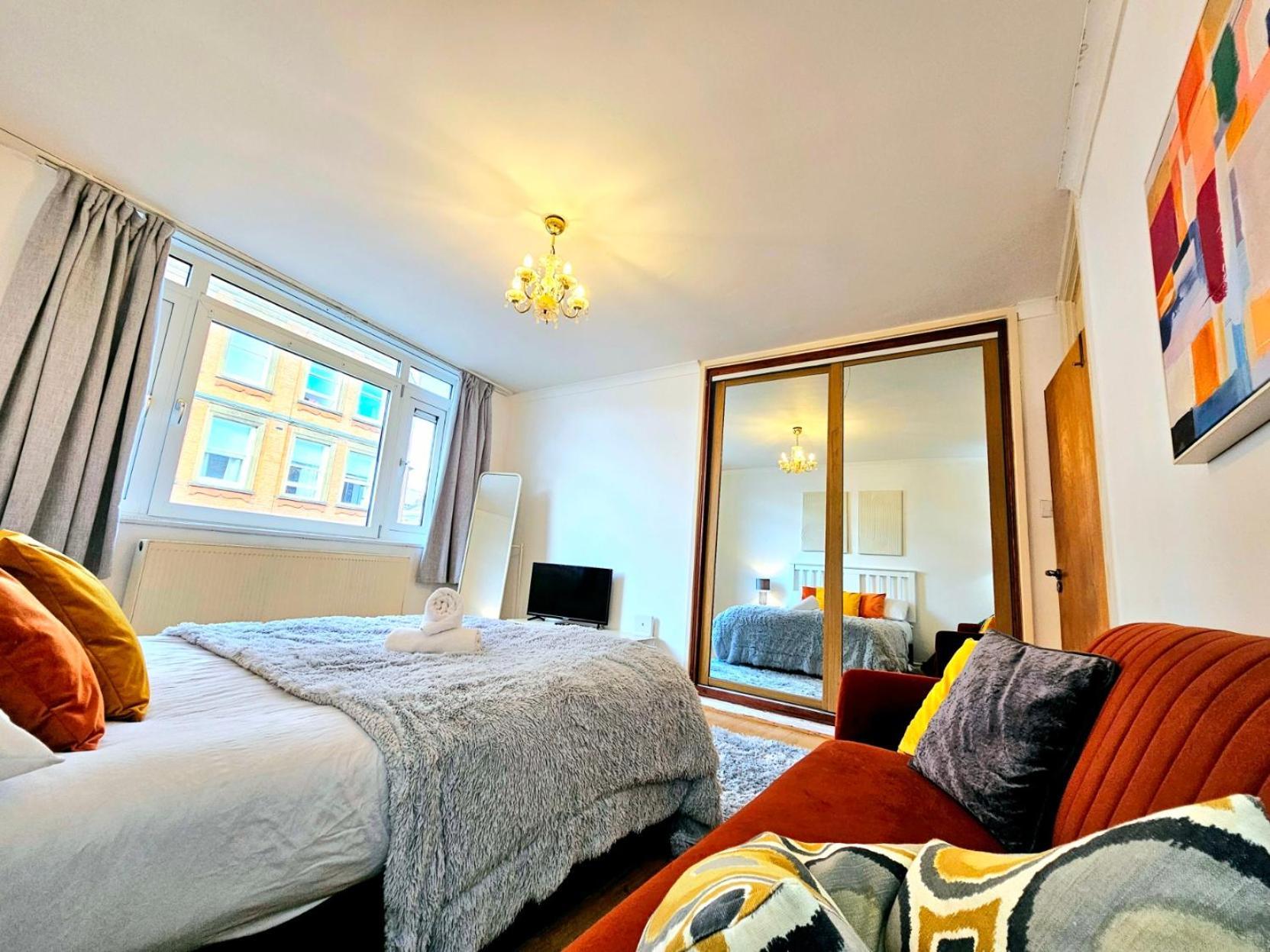 Lägenhet Bright & Spacious In Building With Lift, Right Next To Bayswater Station - Walk To Kensington Palace, Hyde Park, Little Venice & Notting Hill *