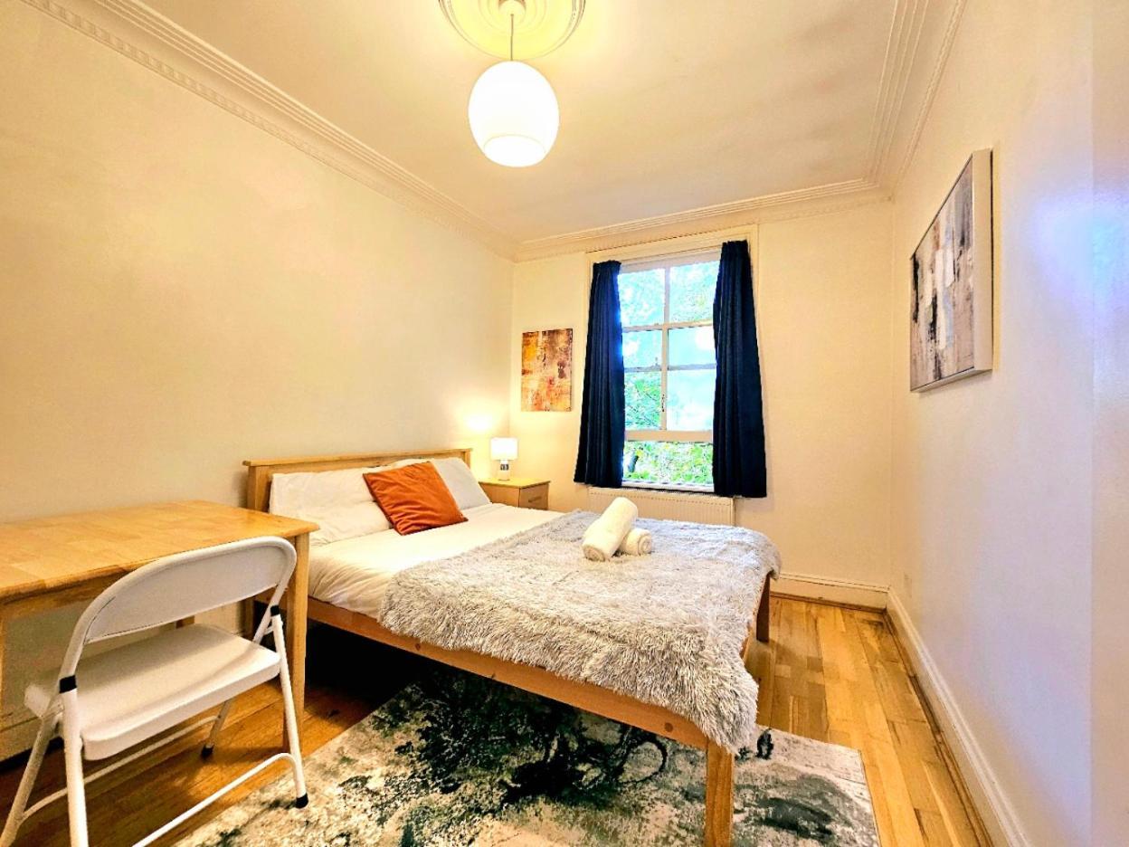 Beautiful Kensington 3 Minutes Walk To Earl's Court Station Appartamento *