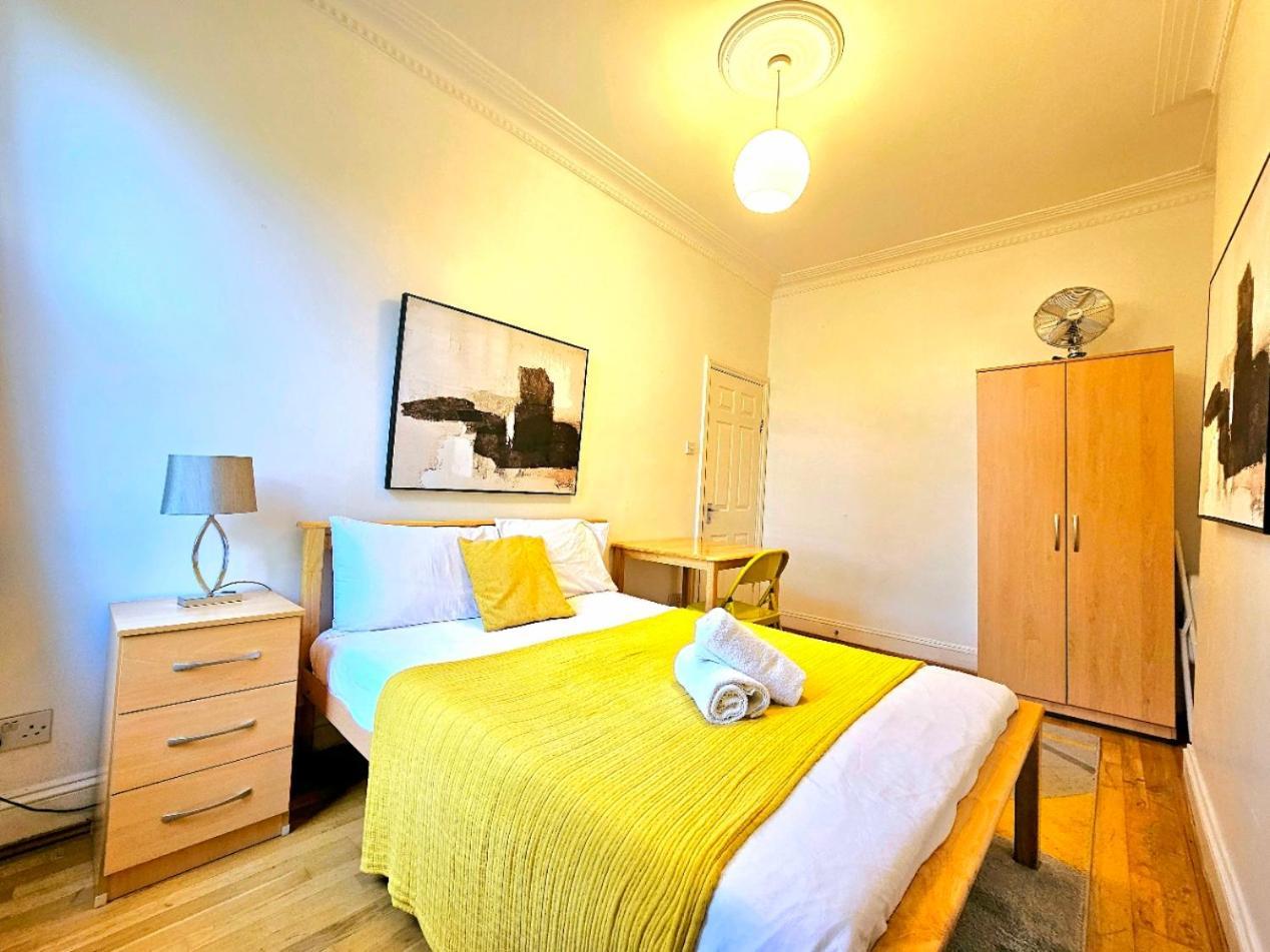 Appartamento Beautiful Kensington 3 Minutes Walk To Earl's Court Station