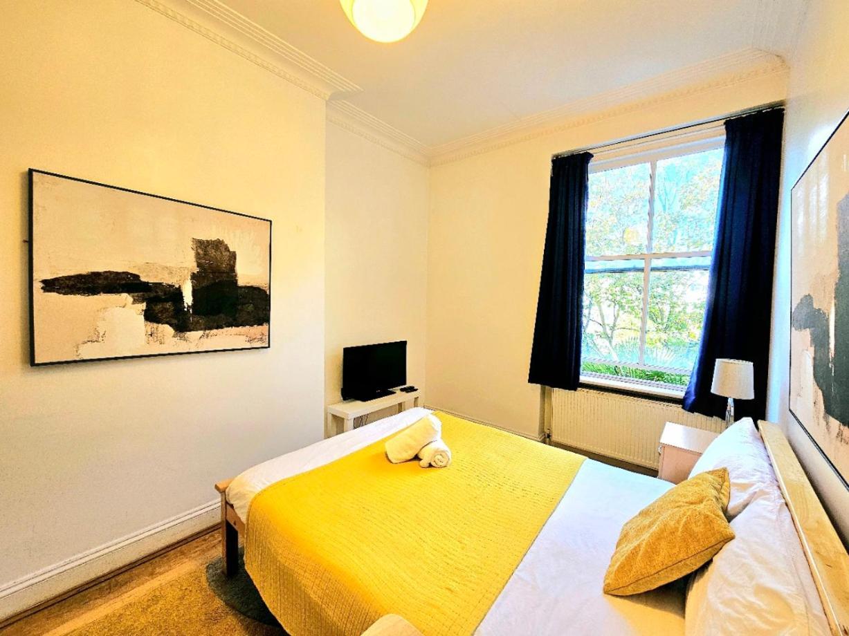 Beautiful Kensington 3 Minutes Walk To Earl's Court Station Appartamento *