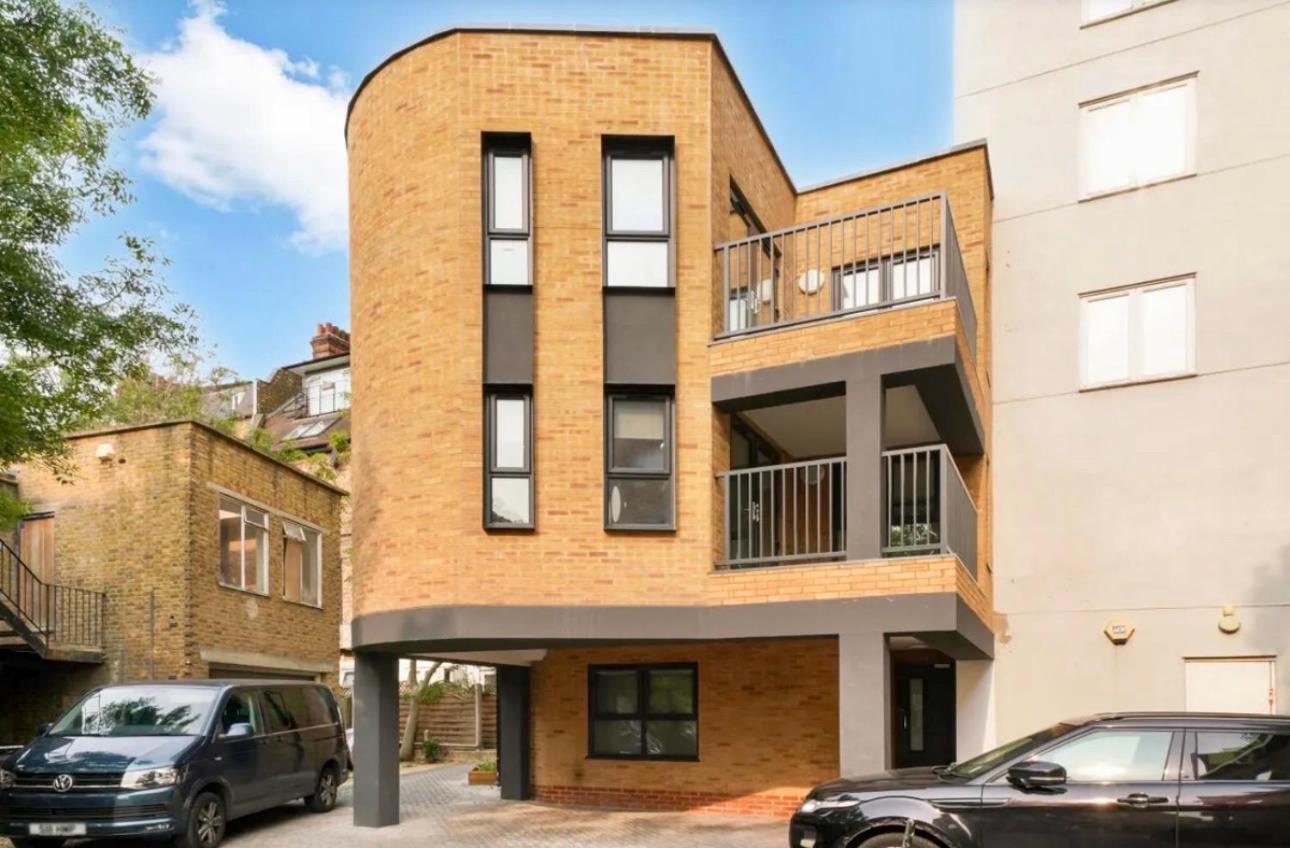 2br L 2ba With Patio-sleep 6 * Londres