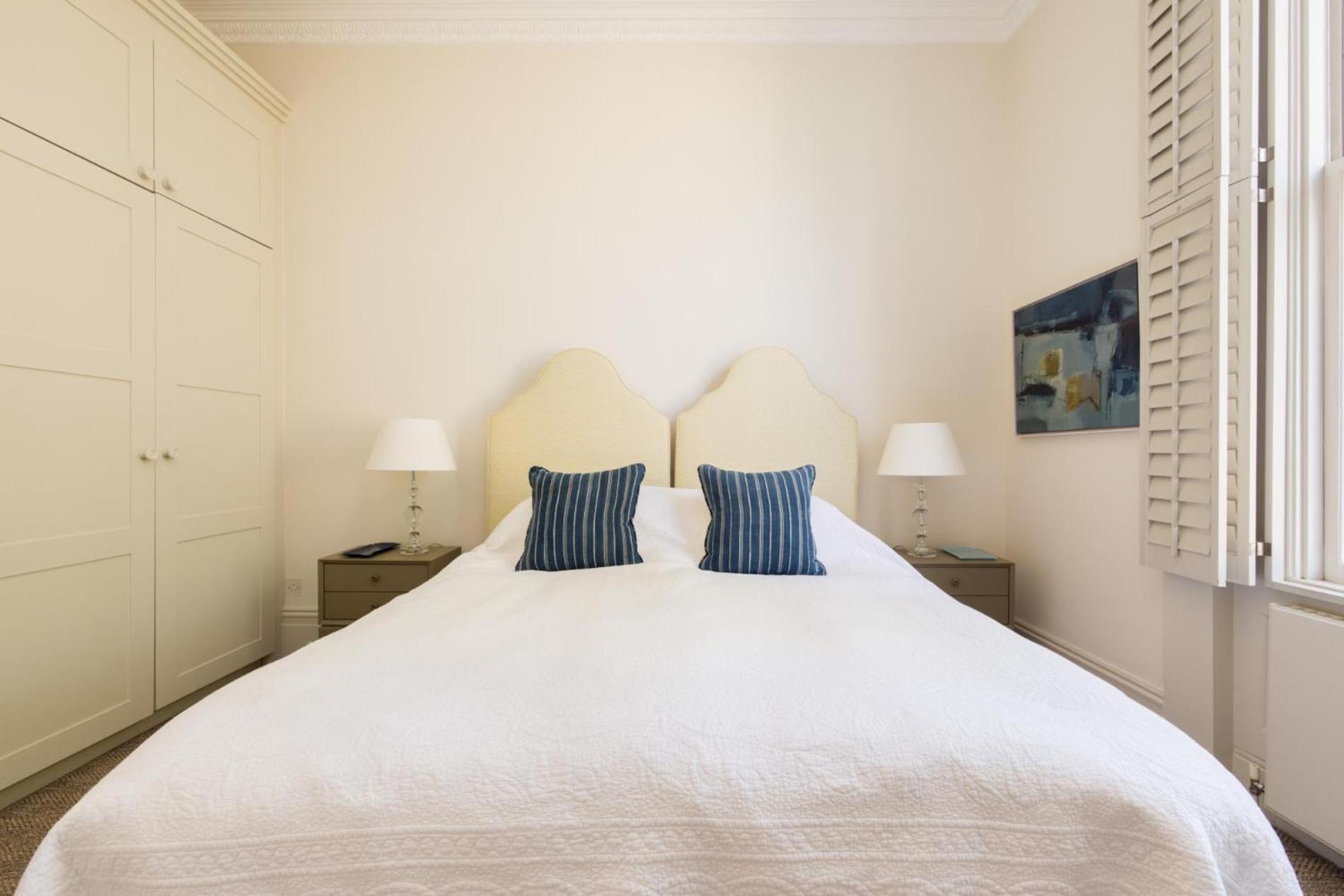 Apartment History - 3 Bedrooms In Kensington *