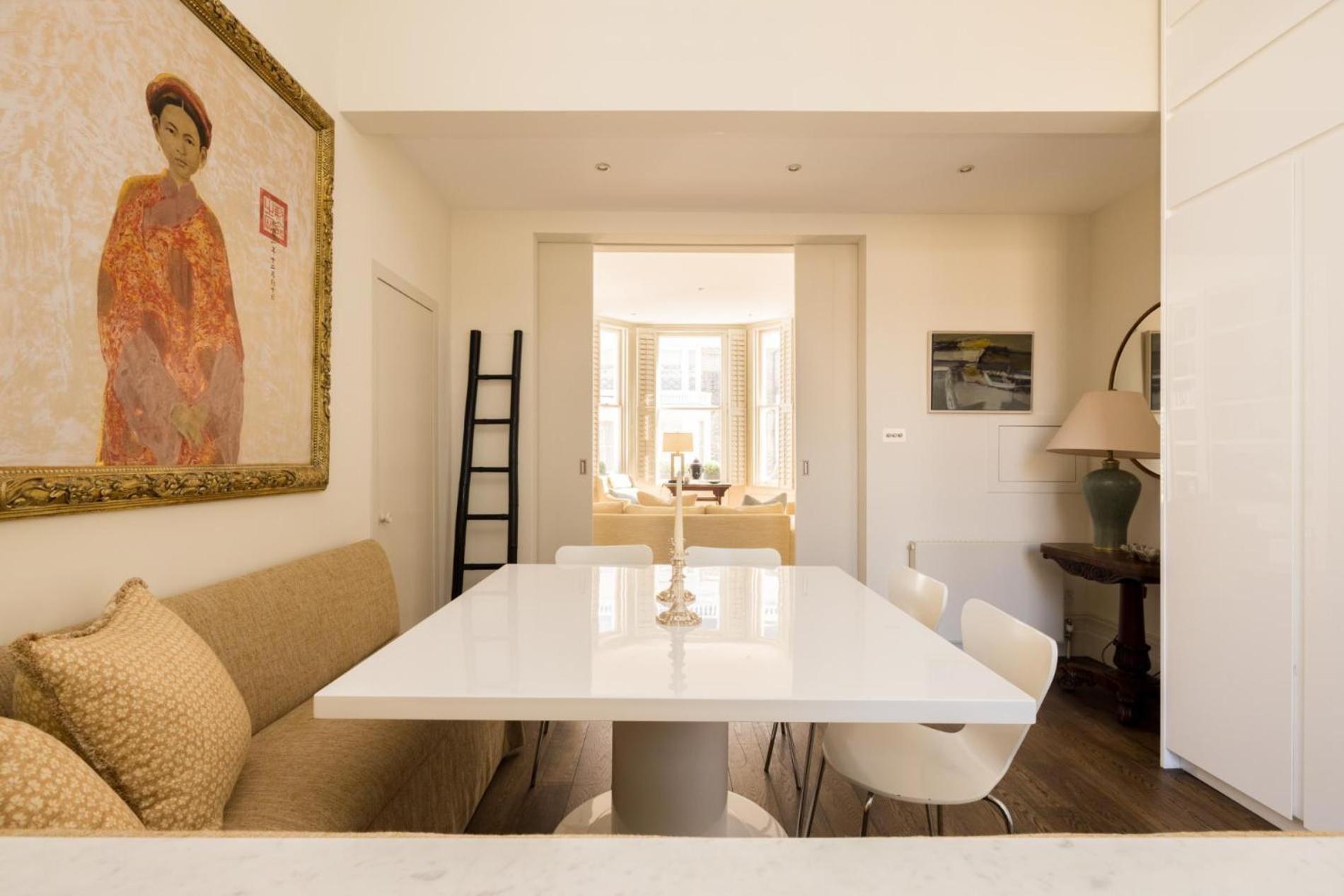 History - 3 Bedrooms In Kensington *