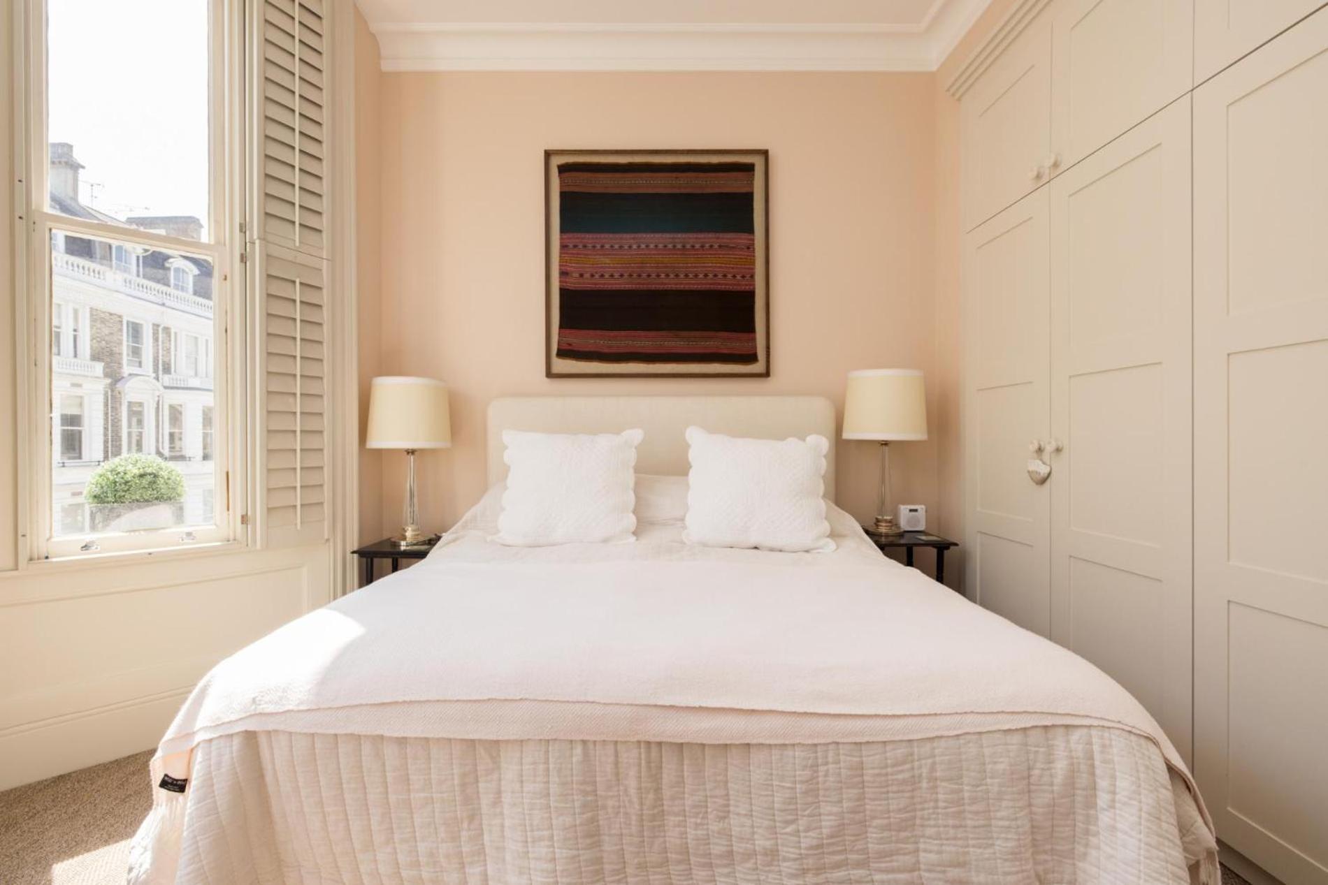 History - 3 Bedrooms In Kensington Londra