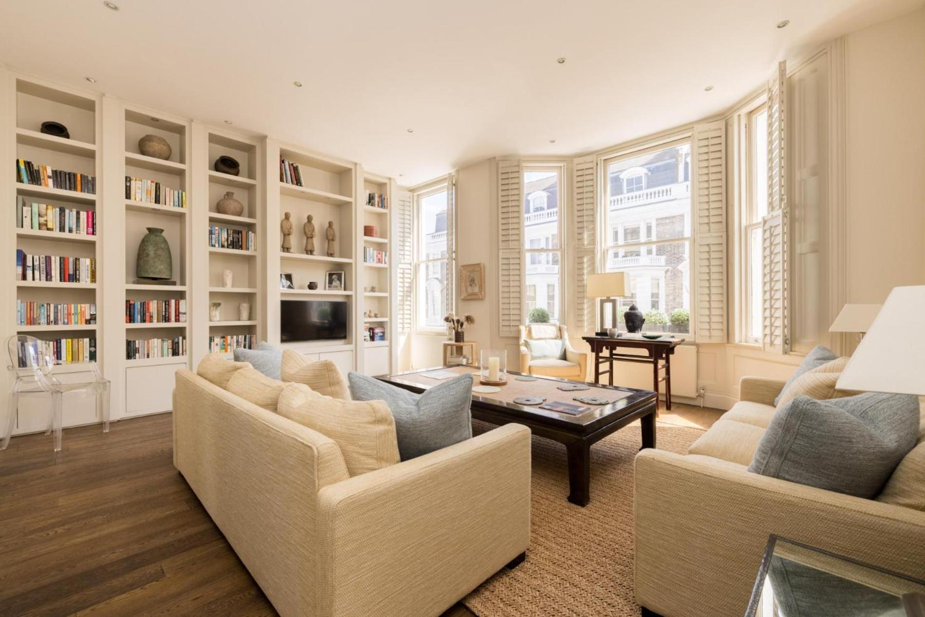 History - 3 Bedrooms In Kensington Apartment *