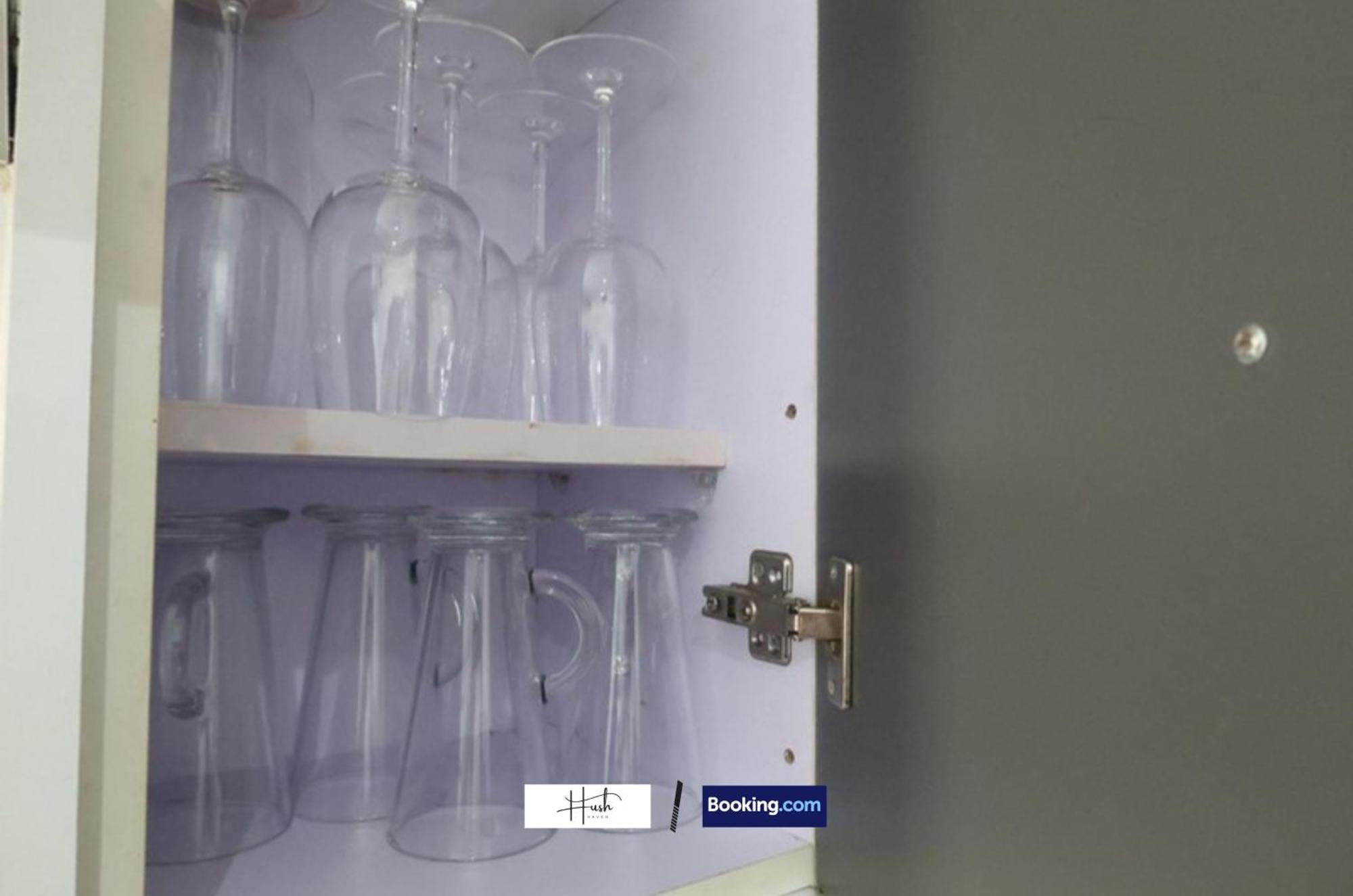 Apartment 2 Bedroom Flat By Hush Haven Homes Short Lets And Serviced With Garden & Free Parking Near Excel, Lcy Airport