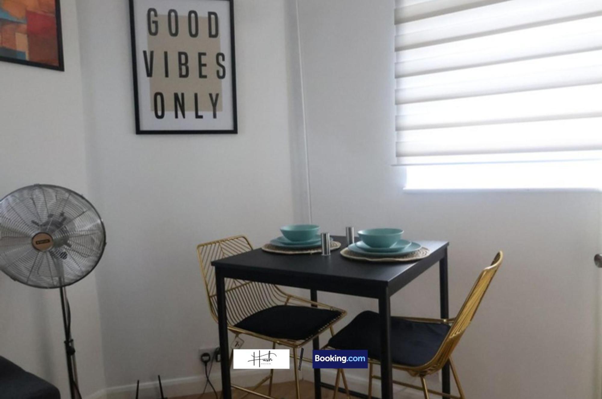 2 Bedroom Flat By Hush Haven Homes Short Lets And Serviced With Garden & Free Parking Near Excel, Lcy Airport Apartment *