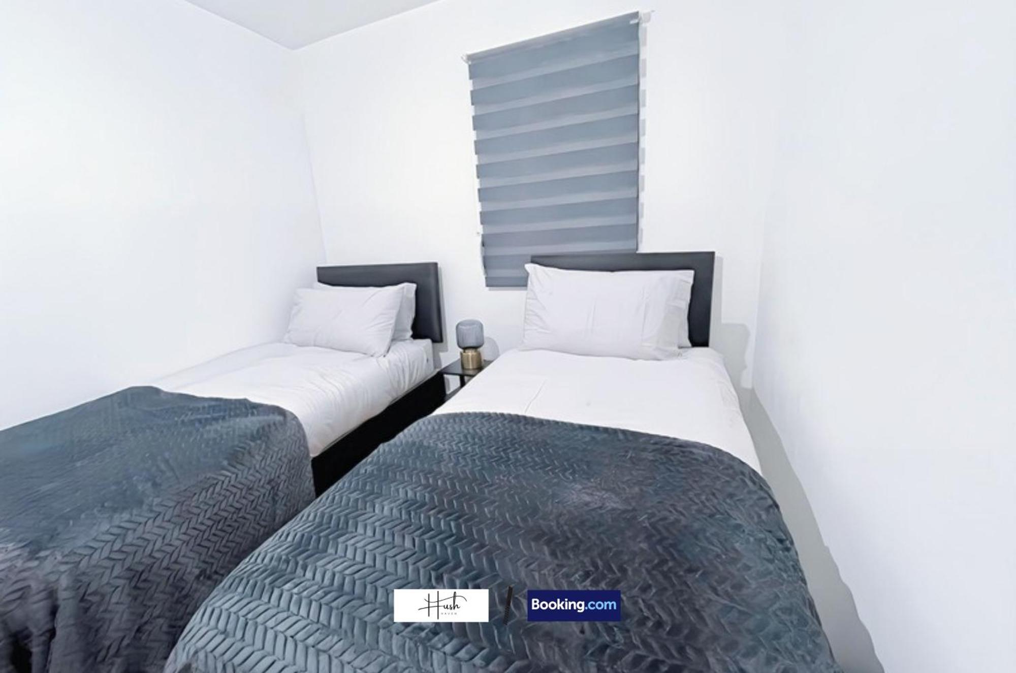 2 Bedroom Flat By Hush Haven Homes Short Lets And Serviced With Garden & Free Parking Near Excel, Lcy Airport