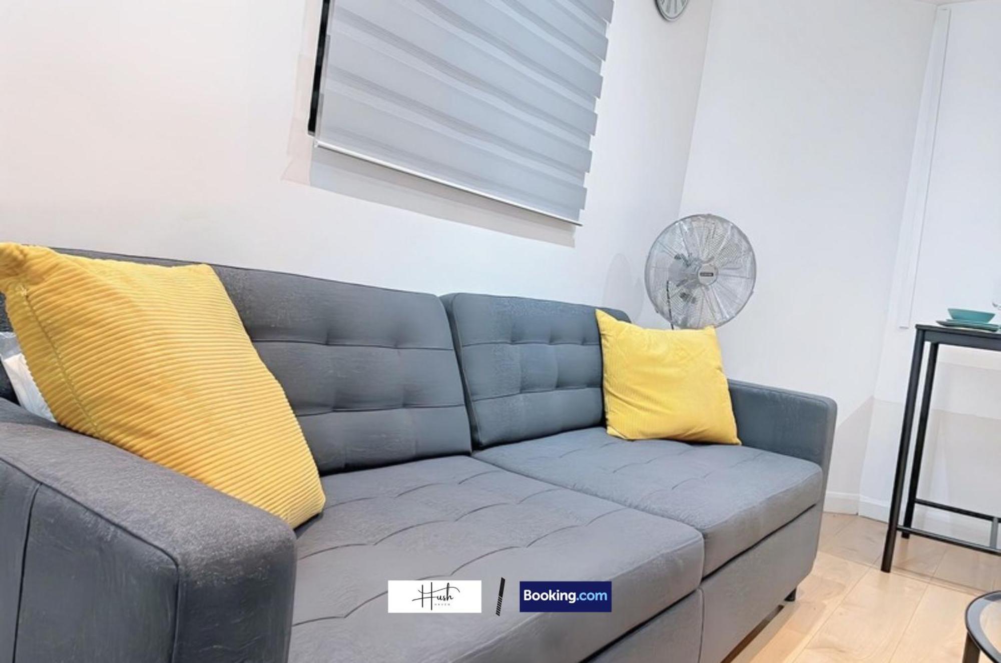 2 Bedroom Flat By Hush Haven Homes Short Lets And Serviced With Garden & Free Parking Near Excel, Lcy Airport Apartment London