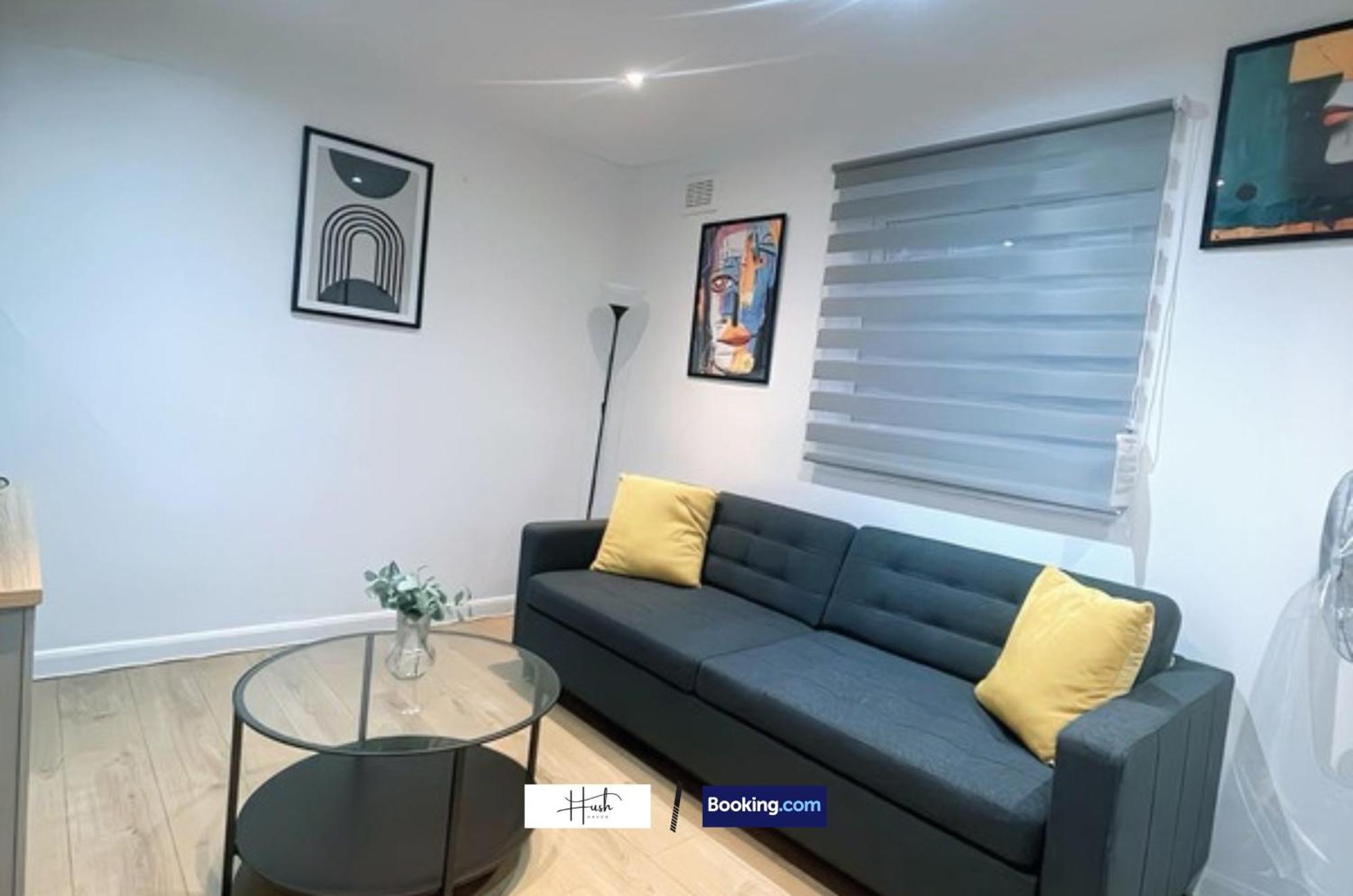 Apartment 2 Bedroom Flat By Hush Haven Homes Short Lets And Serviced With Garden & Free Parking Near Excel, Lcy Airport