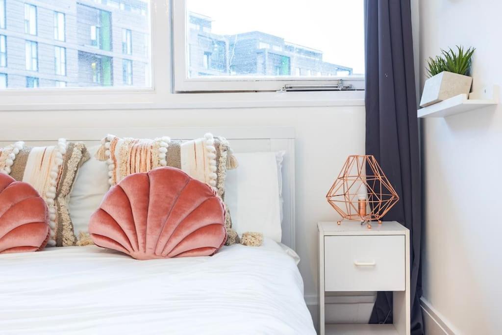 Apartment 12 Halstead Niu London