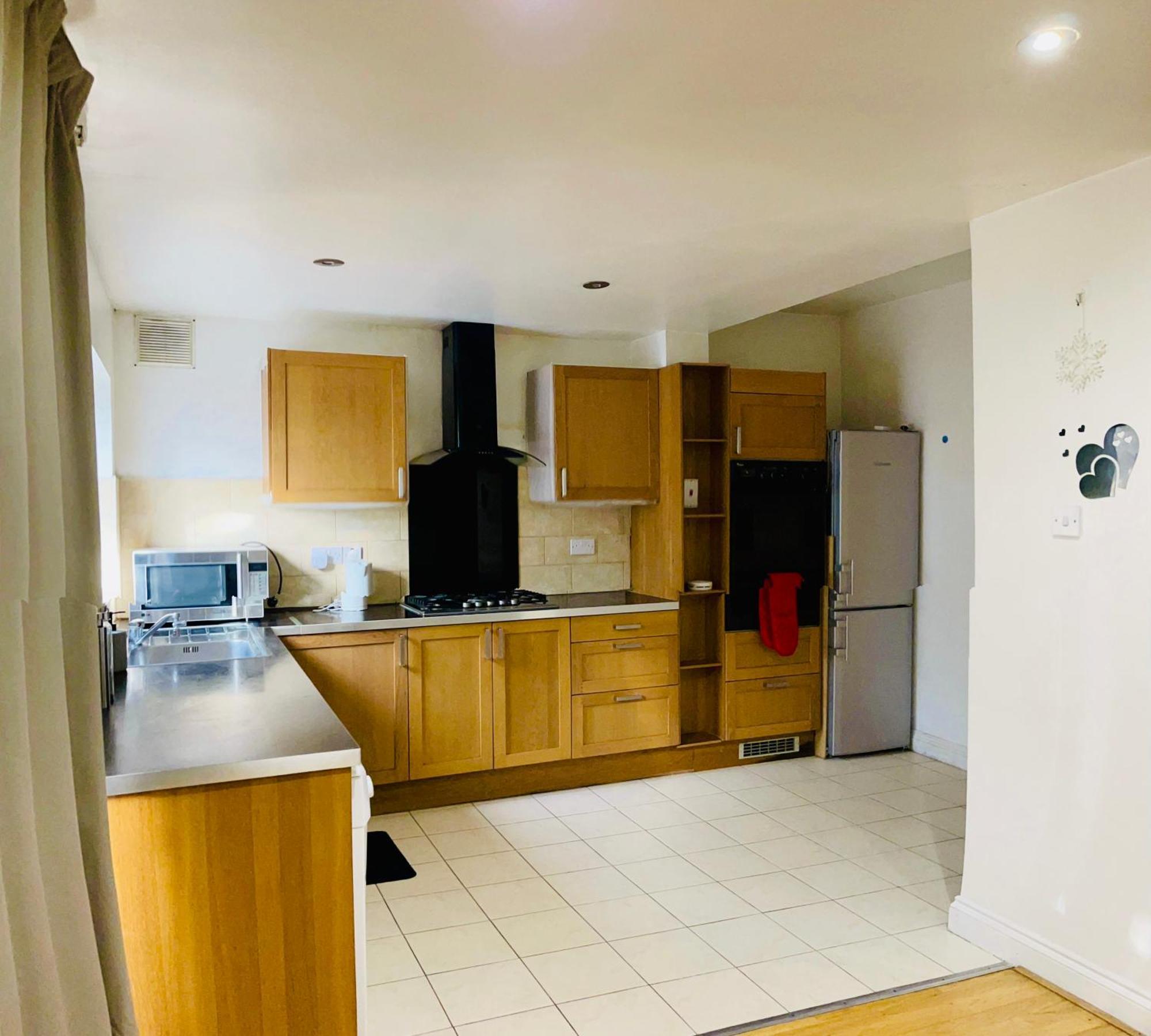 Entire Place,1 Bed Flat, Ground Floor, Garden Apartment *