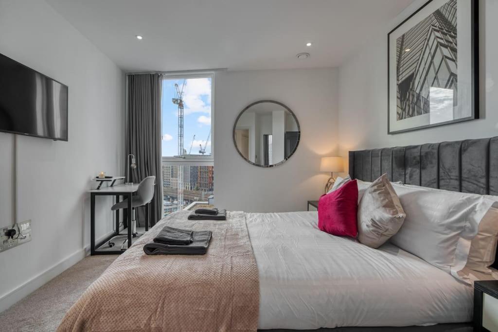2 Bed & 2 Bath Next To Nine Elms Station - Zone 1 * London