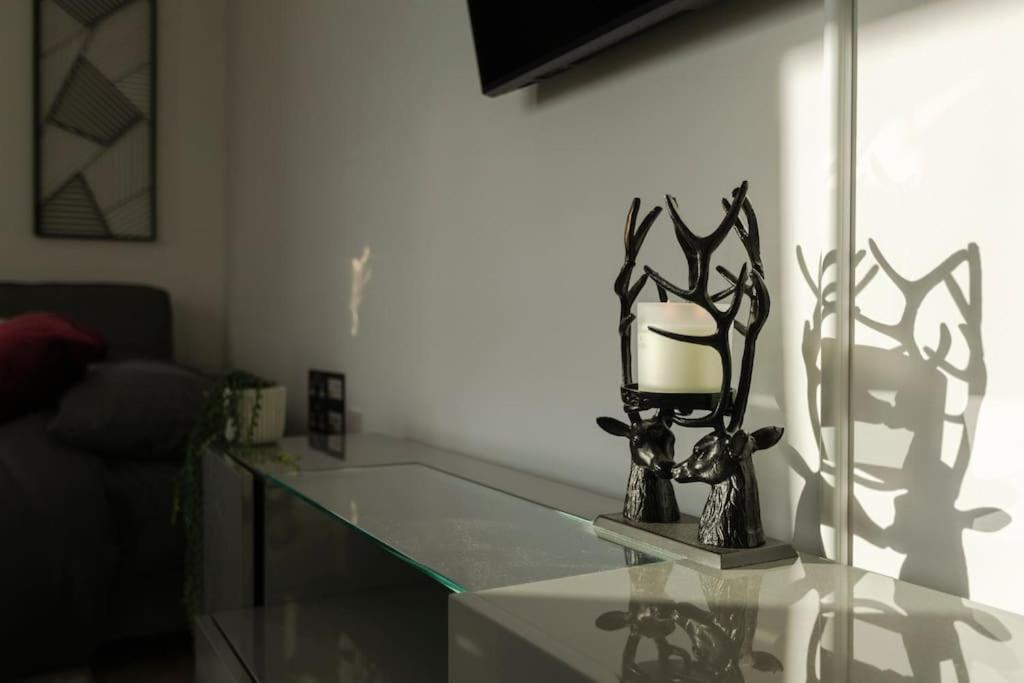 2 Bed & 2 Bath Next To Nine Elms Station - Zone 1 *