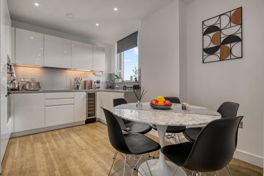 Apartment 2 Bed & 2 Bath Next To Nine Elms Station - Zone 1 London