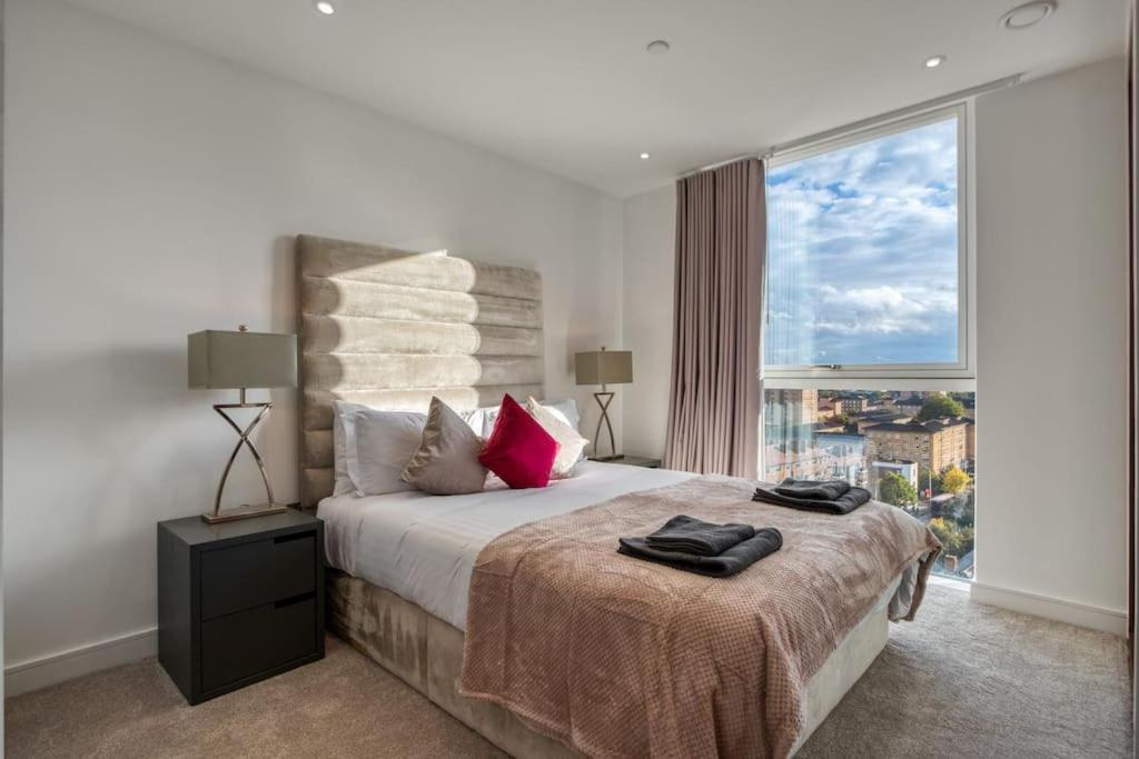 Apartment 2 Bed & 2 Bath Next To Nine Elms Station - Zone 1