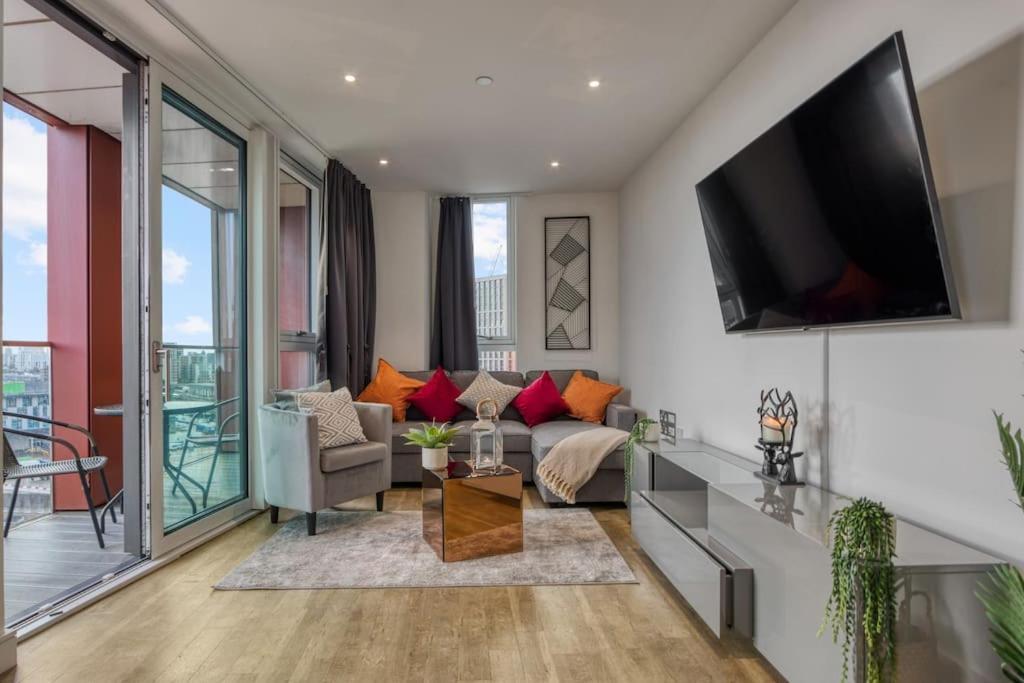 Apartment 2 Bed & 2 Bath Next To Nine Elms Station - Zone 1 London