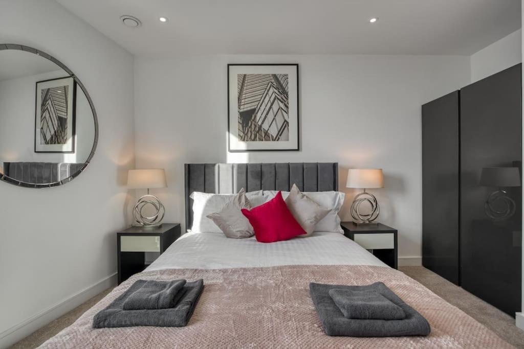 2 Bed & 2 Bath Next To Nine Elms Station - Zone 1 London