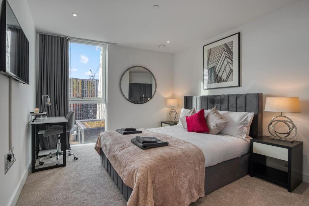 Apartment 2 Bed & 2 Bath Next To Nine Elms Station - Zone 1 London