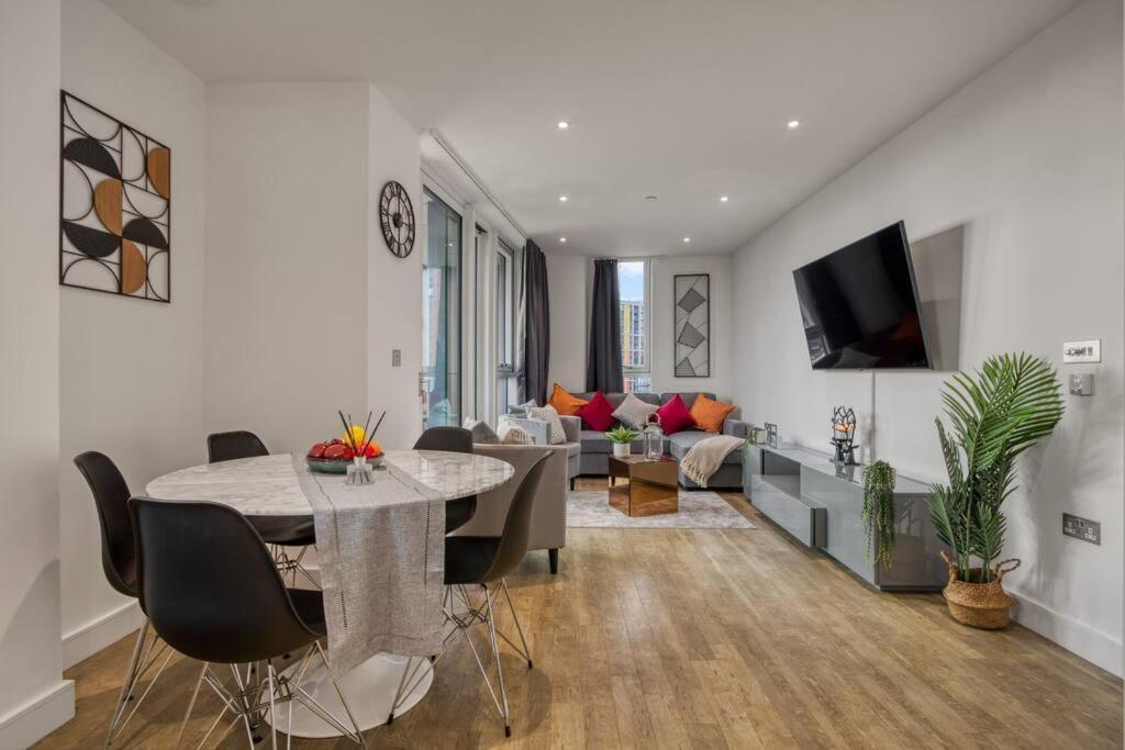Apartment 2 Bed & 2 Bath Next To Nine Elms Station - Zone 1