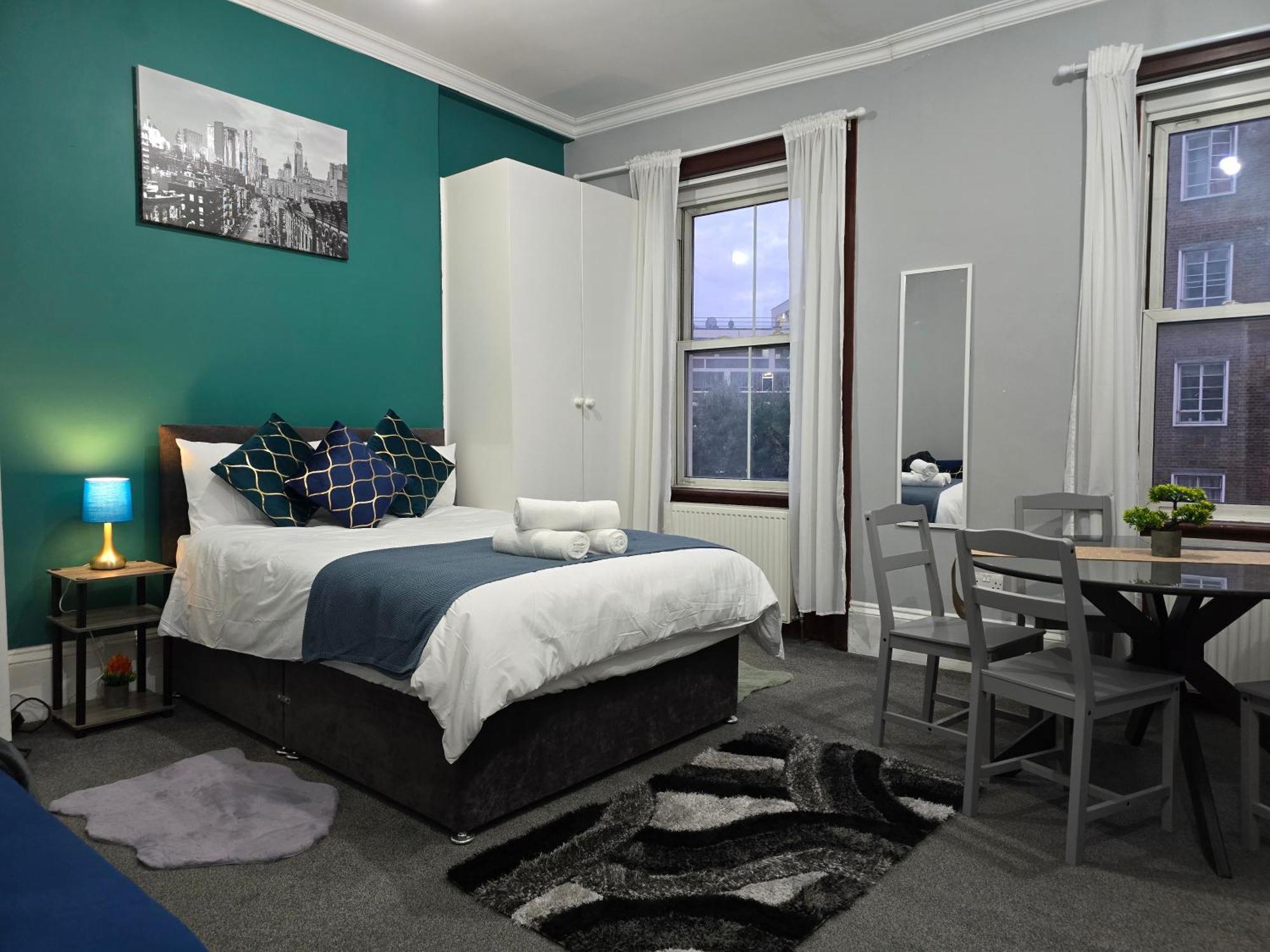 Cosy 3 Bedroom Flat Step Away From Paddington Apartment *