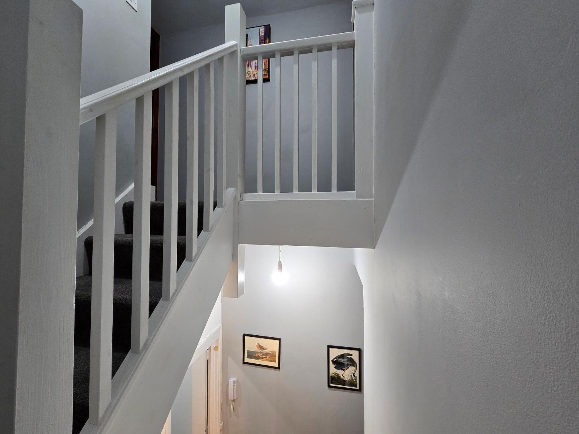 Cosy 3 Bedroom Flat Step Away From Paddington Apartment