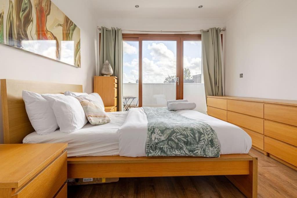 Luxury Near Canning Town- Free Parking Appartement