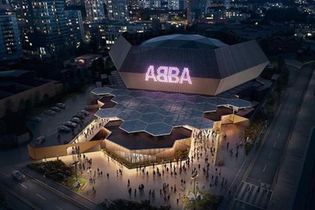 Full Close To Excel Centre, Airport , O2 Arena Appartement