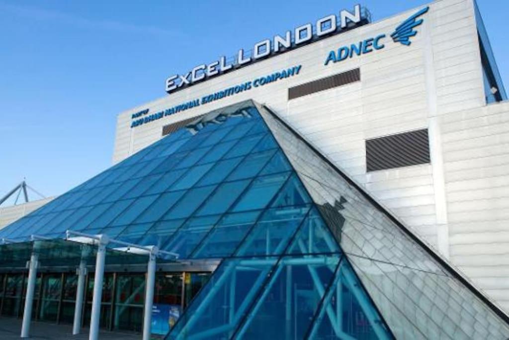 Full Close To Excel Centre, Airport , O2 Arena Appartement