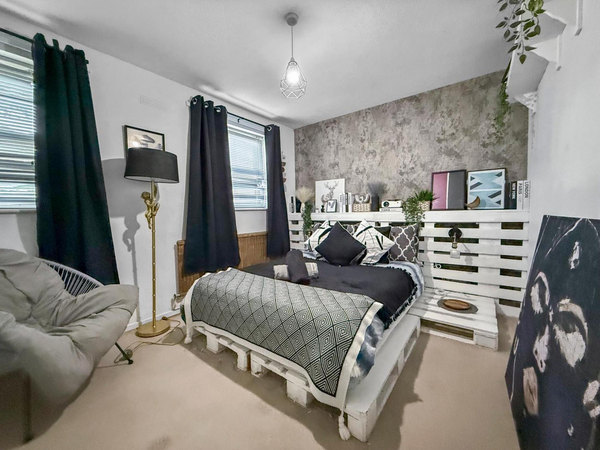 2bed Garden House W/hot Tub, Sauna & Cinema Ferienhaus London