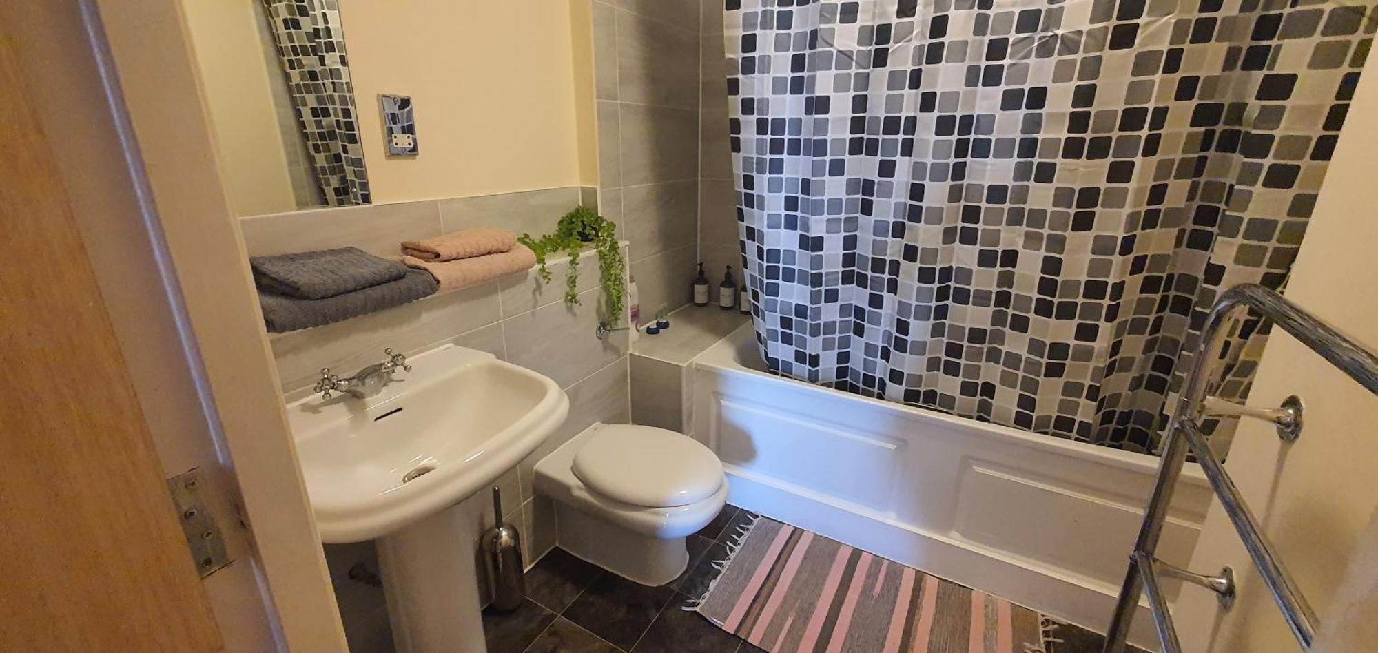 Rum i privatbostad Double Room&private Bath Near The Square Mile London