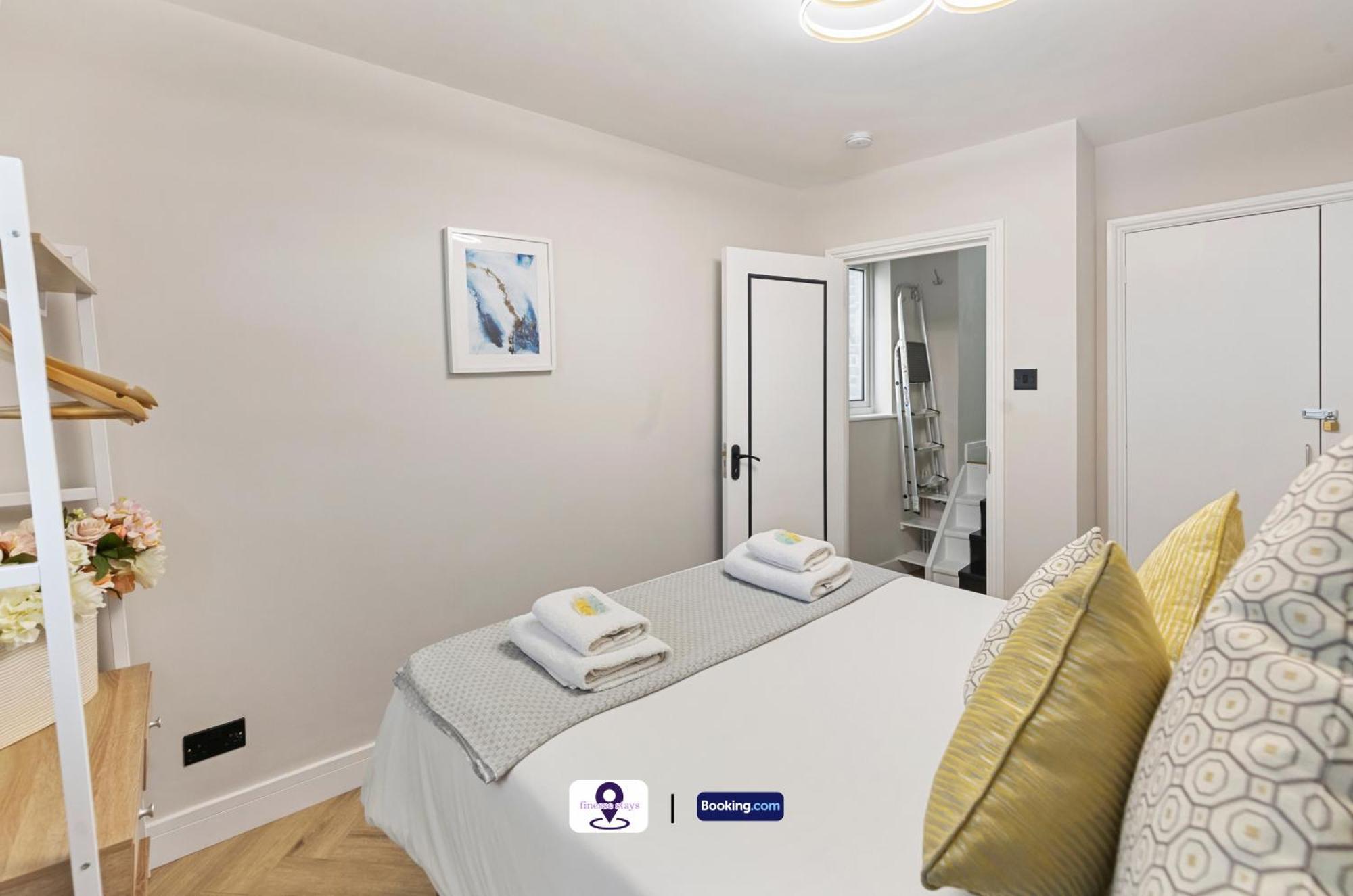 Last-Minute Offers ! Limited Time L Exclusive Deal On 2 Bedroom, High Spec Luxury Flat By Finesse Stays Short Lets & Serviced Accommodation London With Free Wifi Appartement
