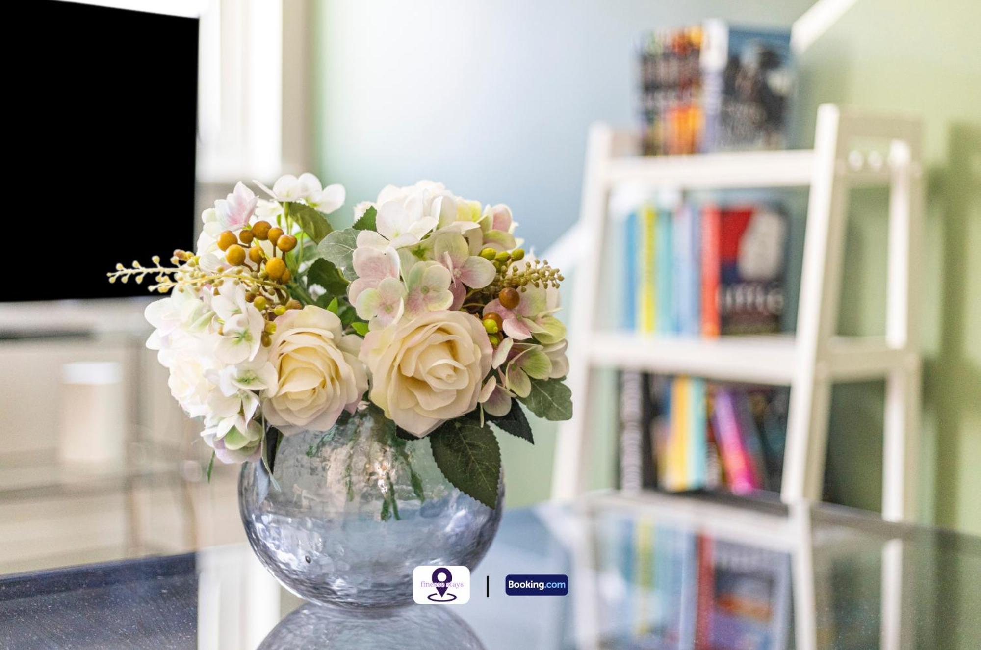Last-Minute Offers ! Limited Time L Exclusive Deal On 2 Bedroom, High Spec Luxury Flat By Finesse Stays Short Lets & Serviced Accommodation London With Free Wifi Appartement