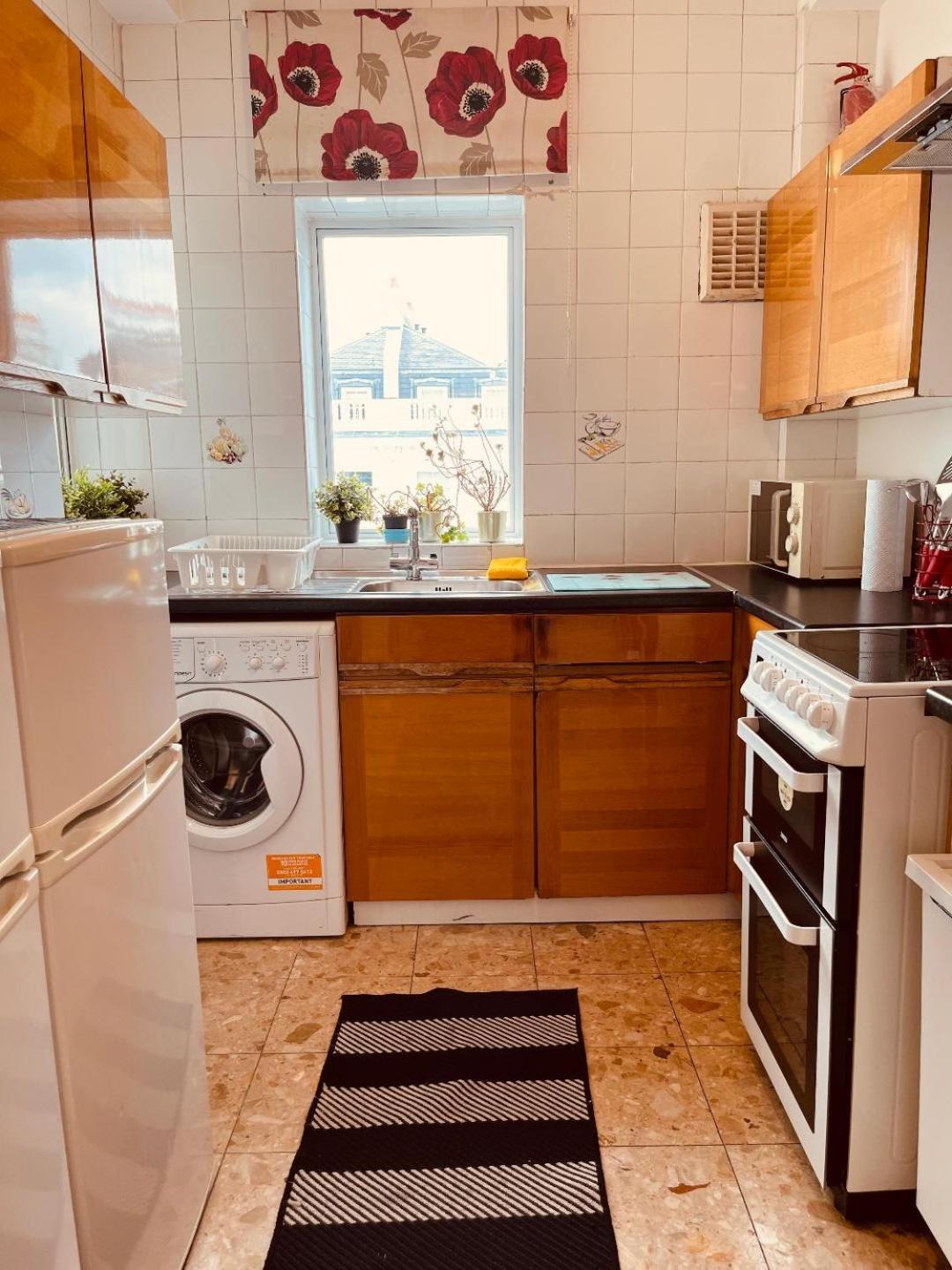 Cosy 2 Bedroom 2 Min To Hyde Park Apartment