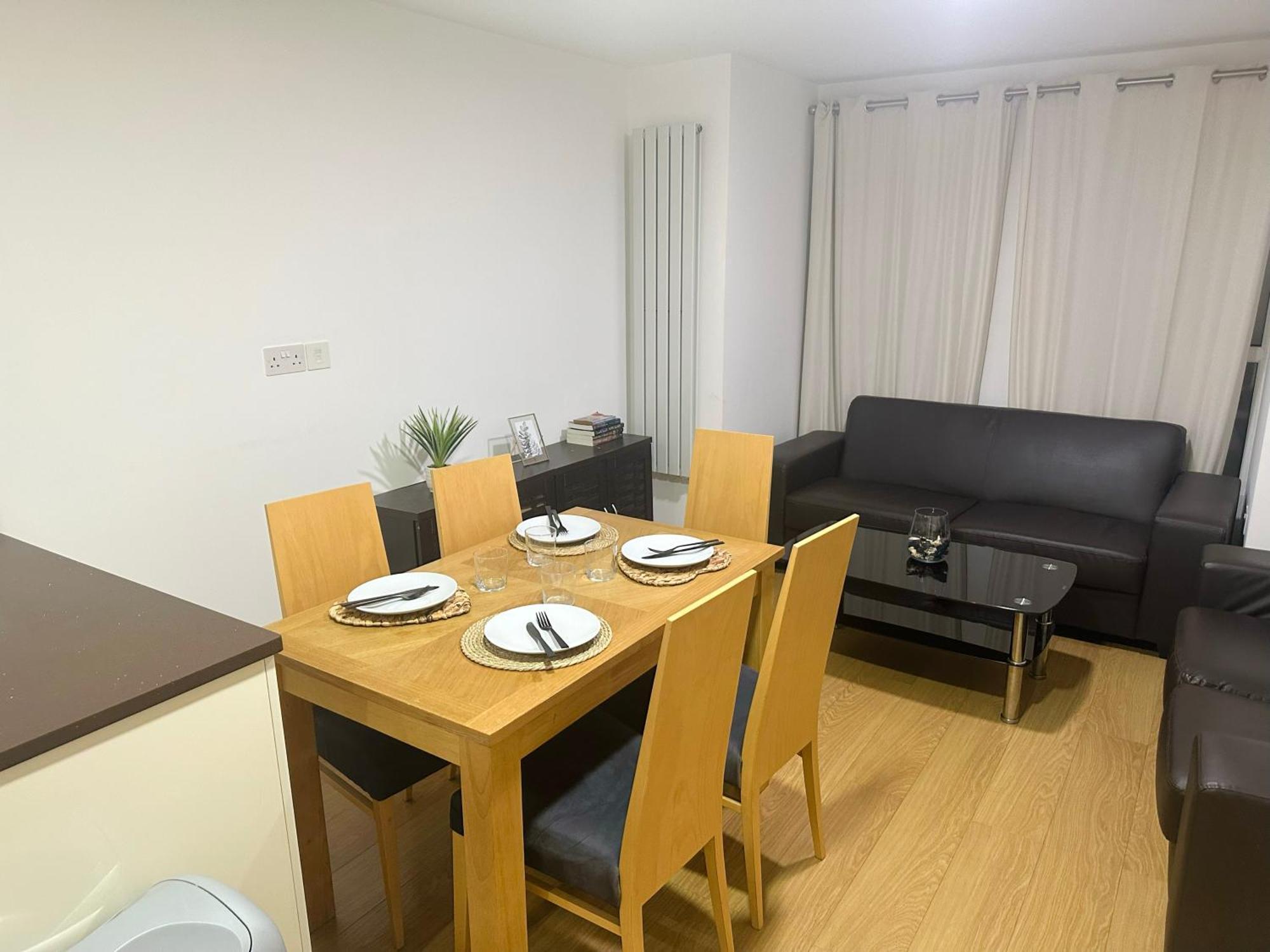 Juniper Alexandra Palace Serviced Apartments, By Edens * Londen