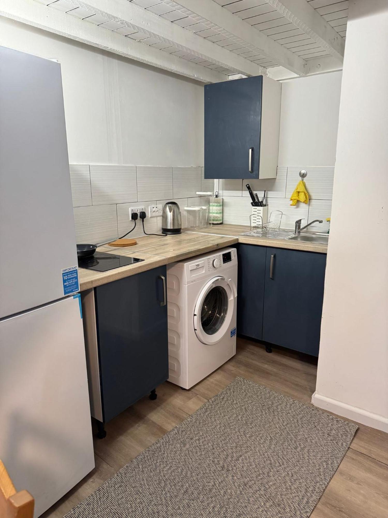 Lejlighed With 3 Beds- 20 Min From Bridge And Gatwick Airport