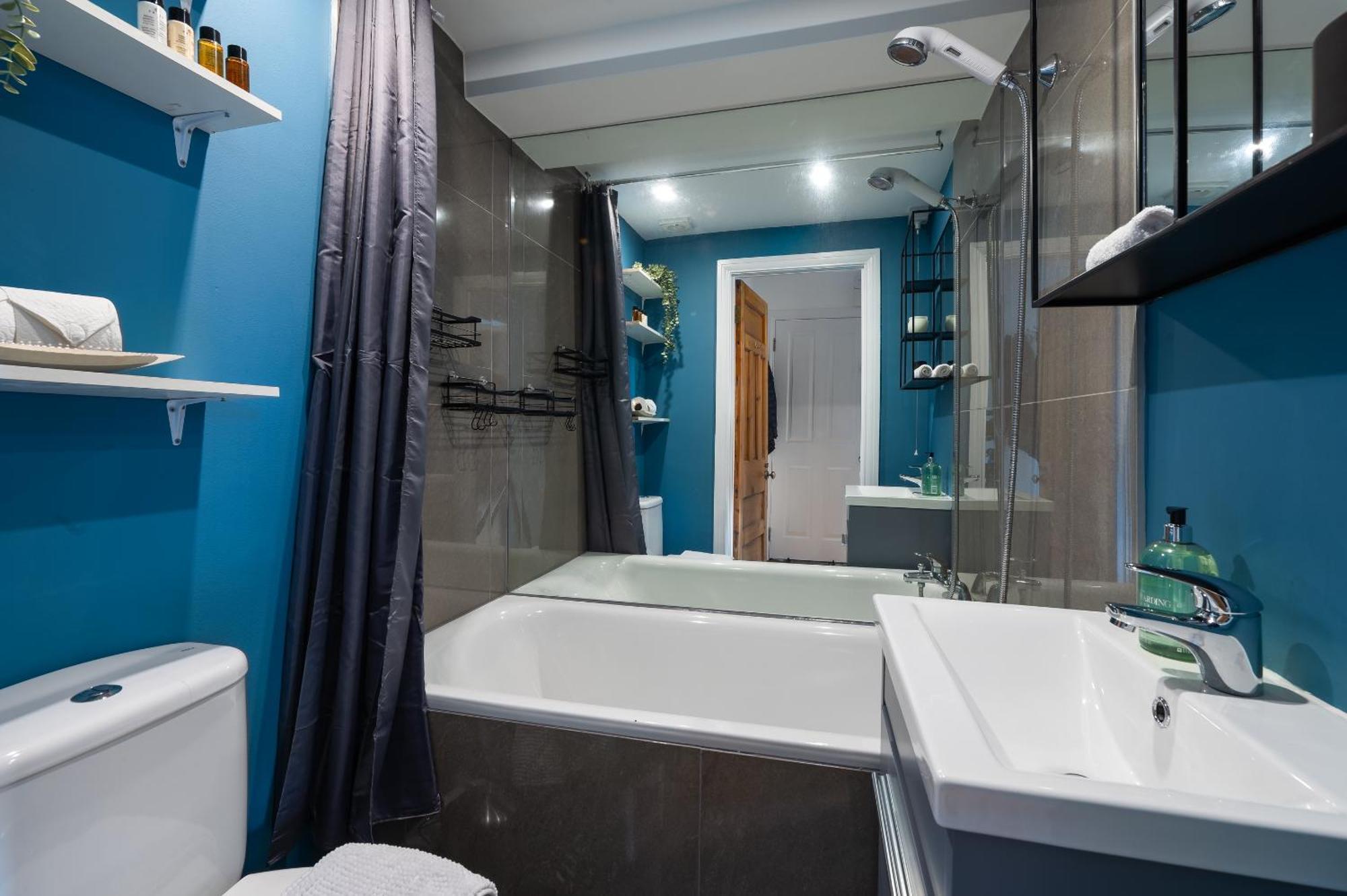 Appartamento 1 Bedroom Chic Flat By Hostarahomes, Sleeps Up To 4, Full Apartment, Location *