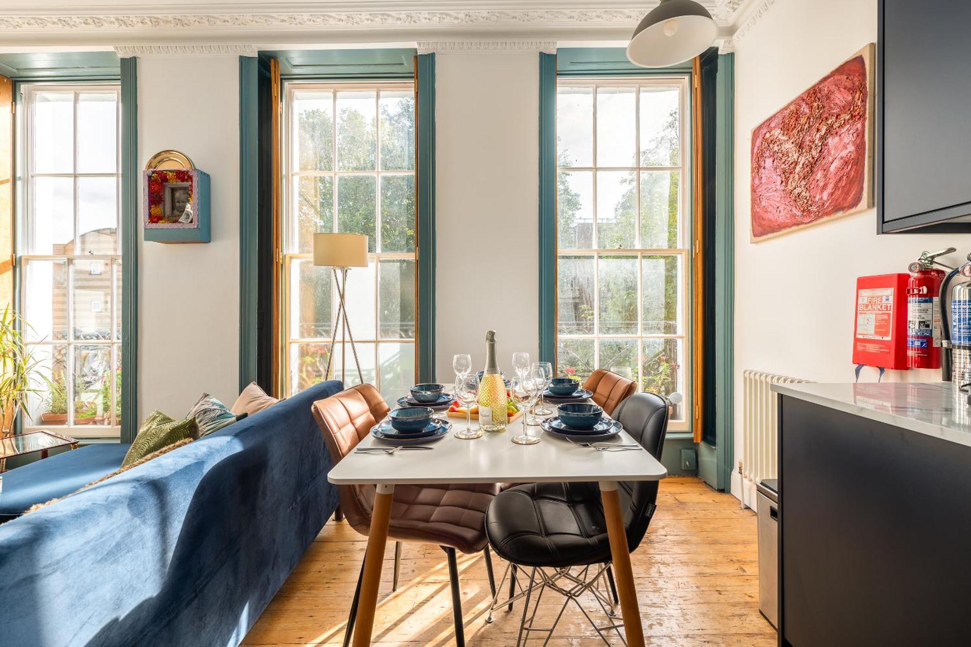 1 Bedroom Chic Flat By Hostarahomes, Sleeps Up To 4, Full Apartment, Location Appartamento