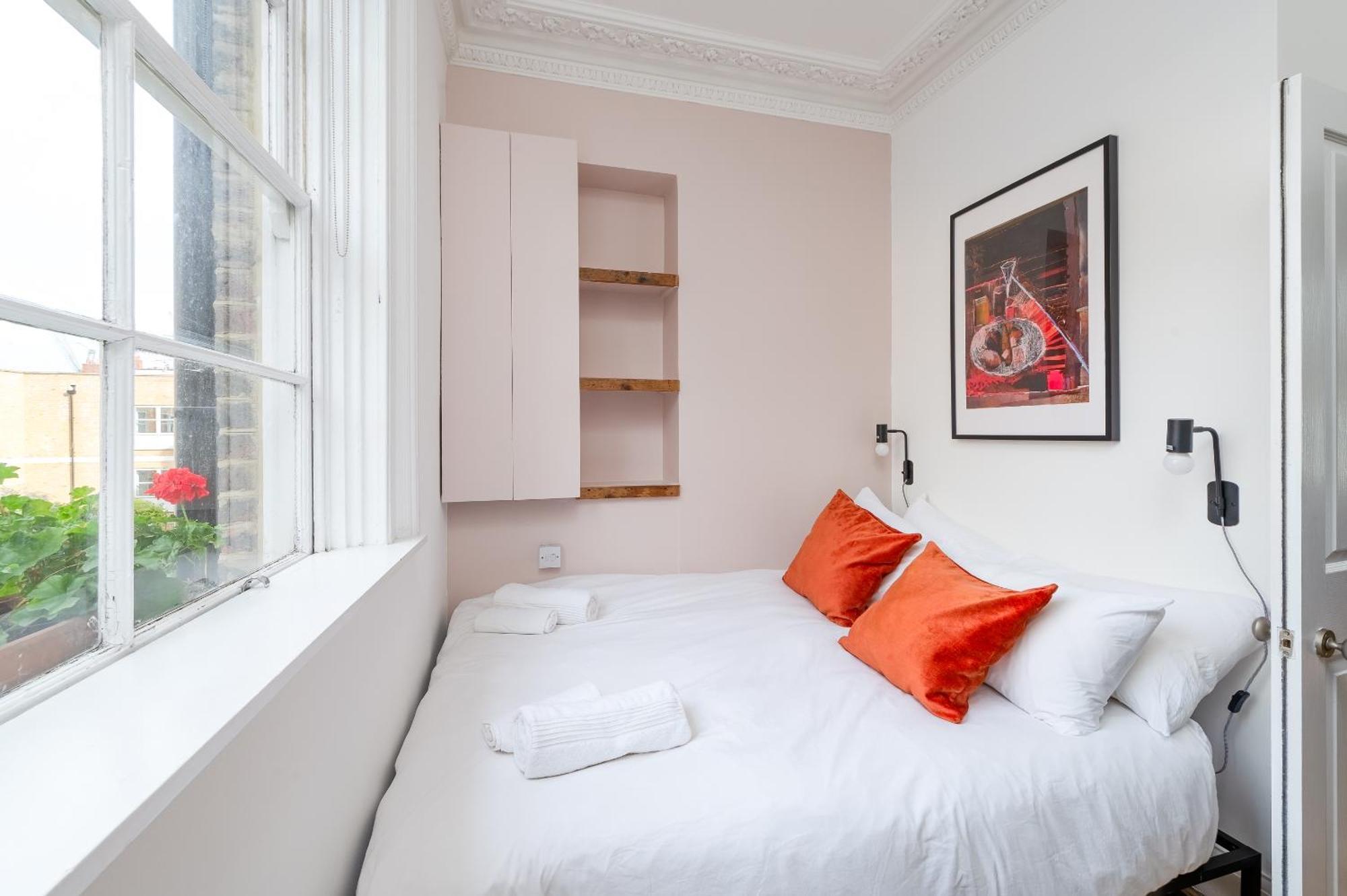 1 Bedroom Chic Flat By Hostarahomes, Sleeps Up To 4, Full Apartment, Location * Londra