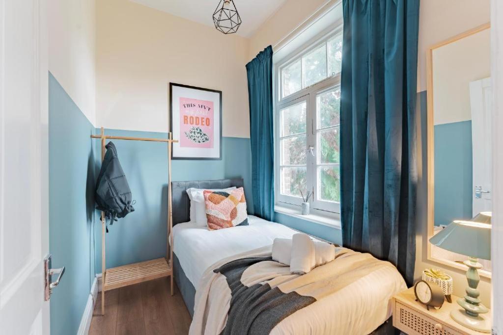 Cosy , Haven And Spacious Londra
