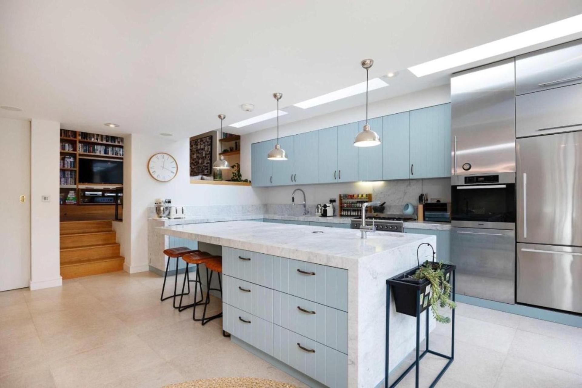 Modern Living Meets Timeless Charm Holiday home