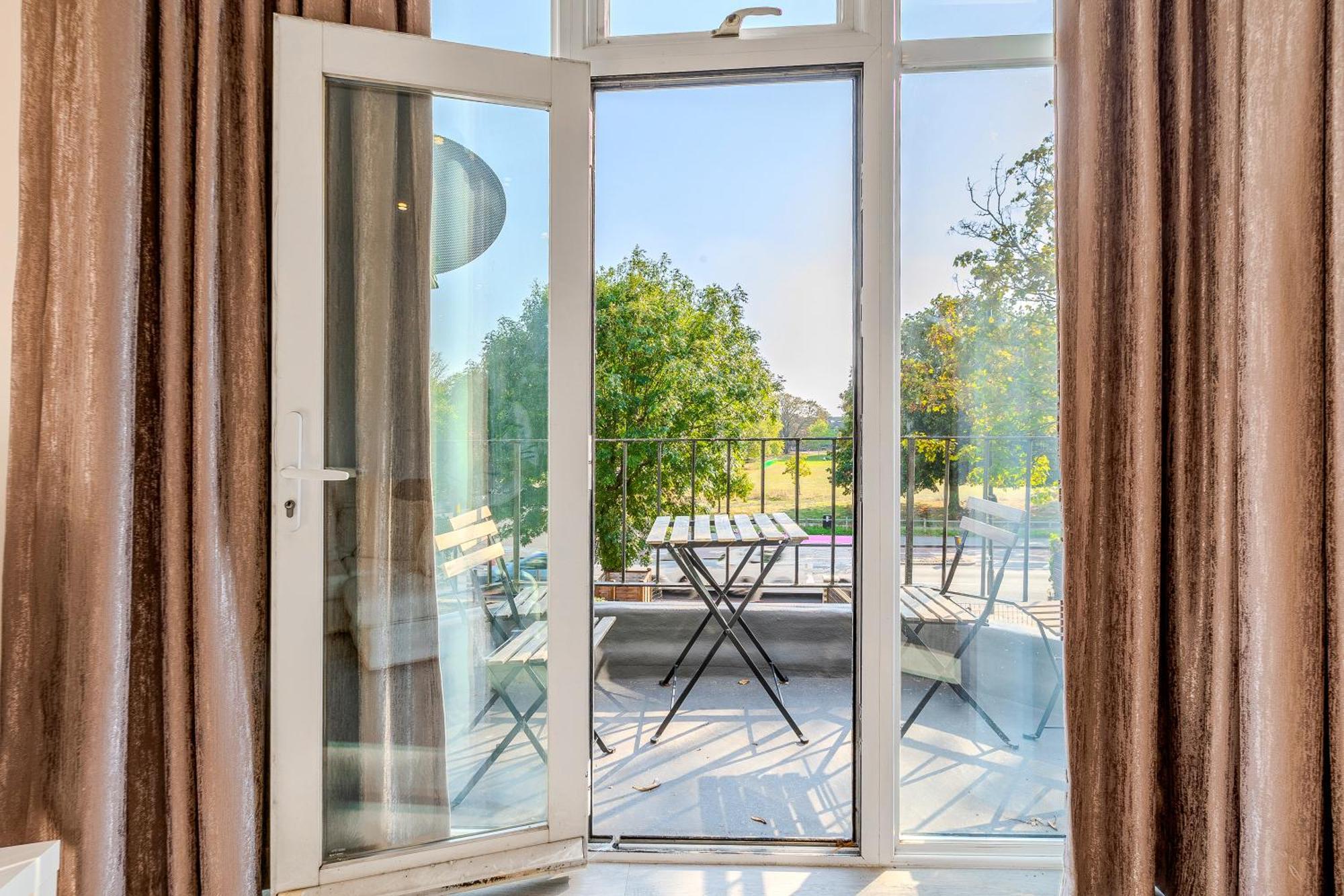 Bright 3br Duplex Flat With A Terrace In Clapham Apartment