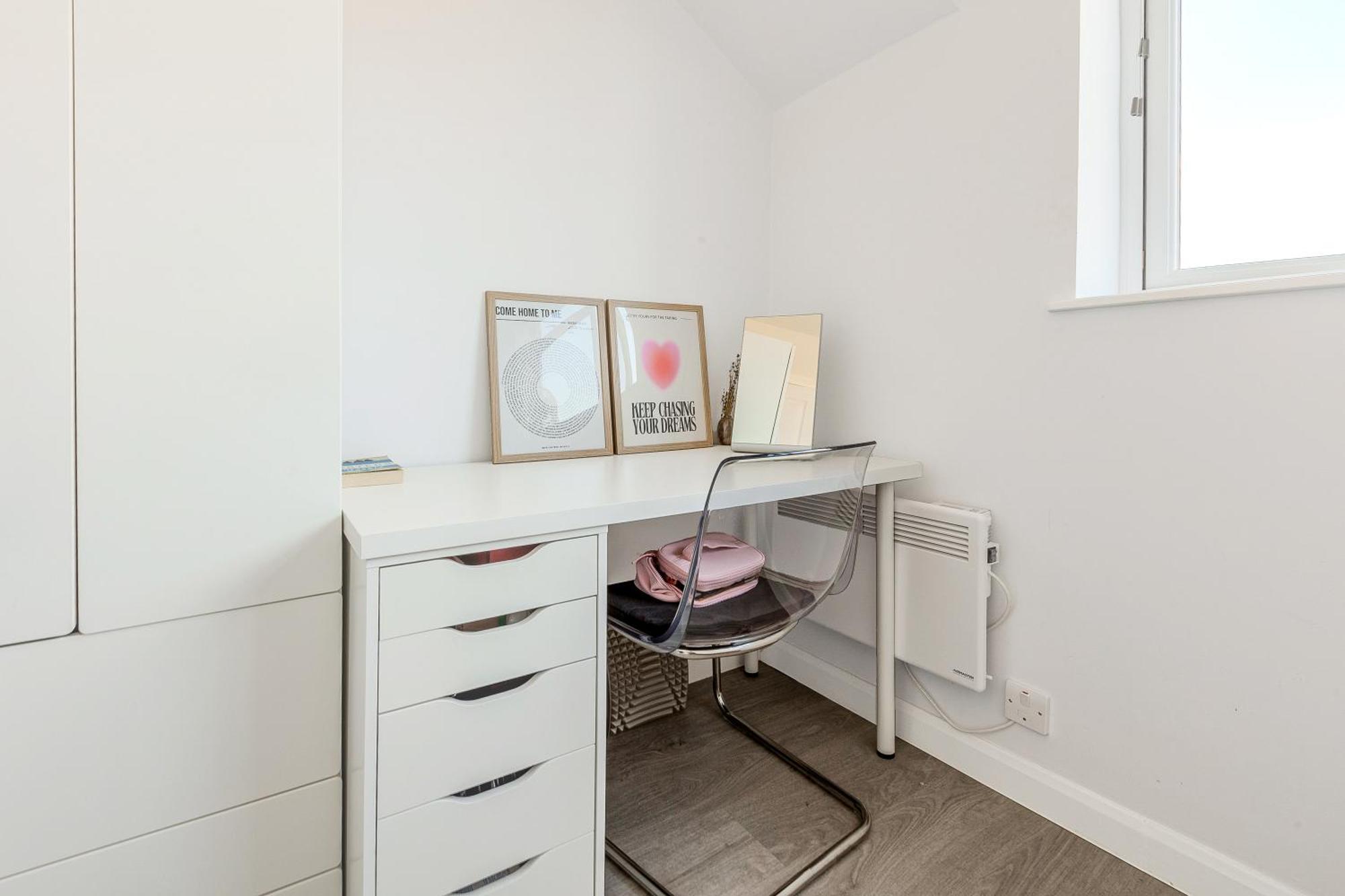 Bright 3br Duplex Flat With A Terrace In Clapham London