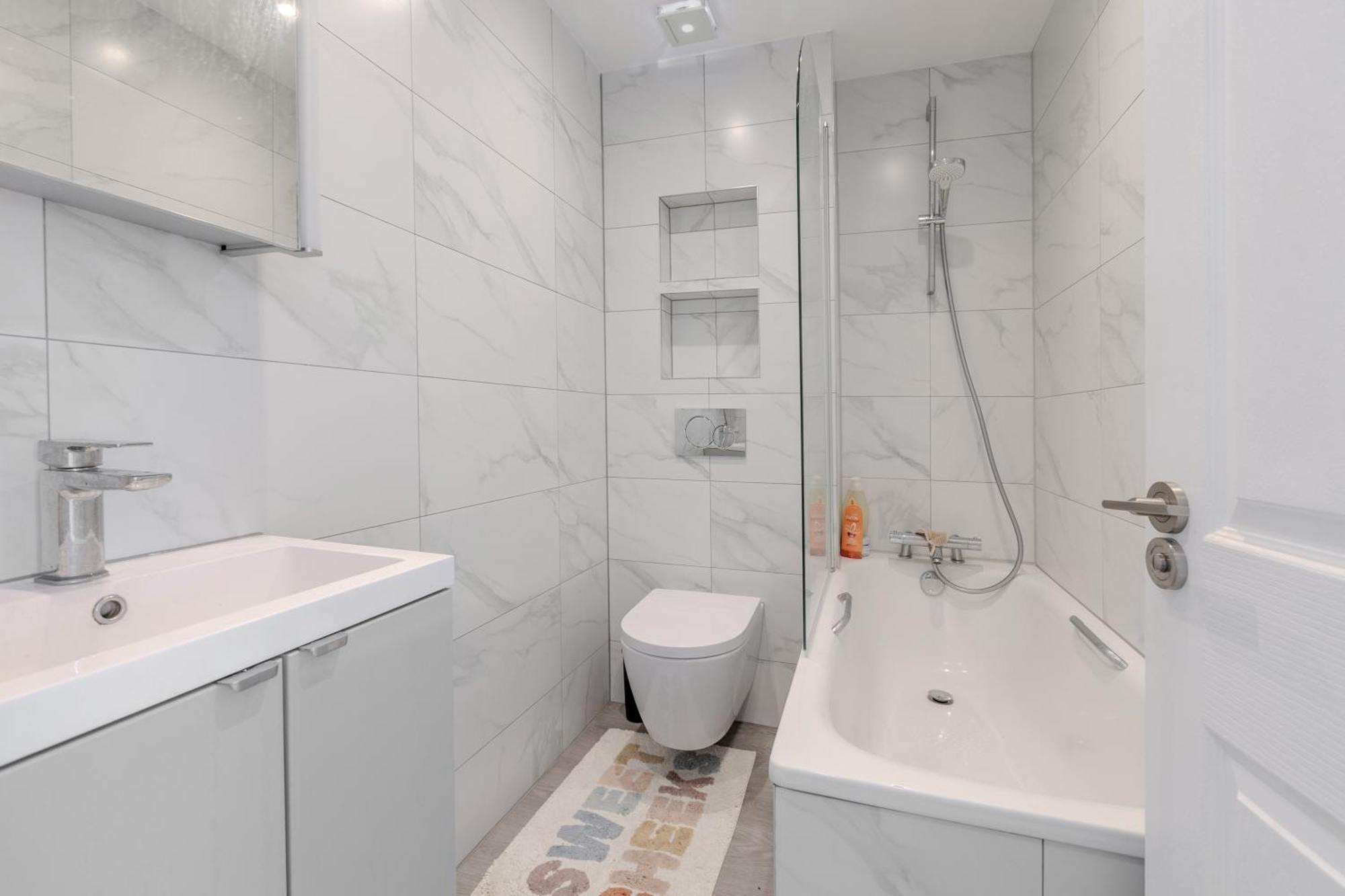 Apartment Bright 3br Duplex Flat With A Terrace In Clapham London