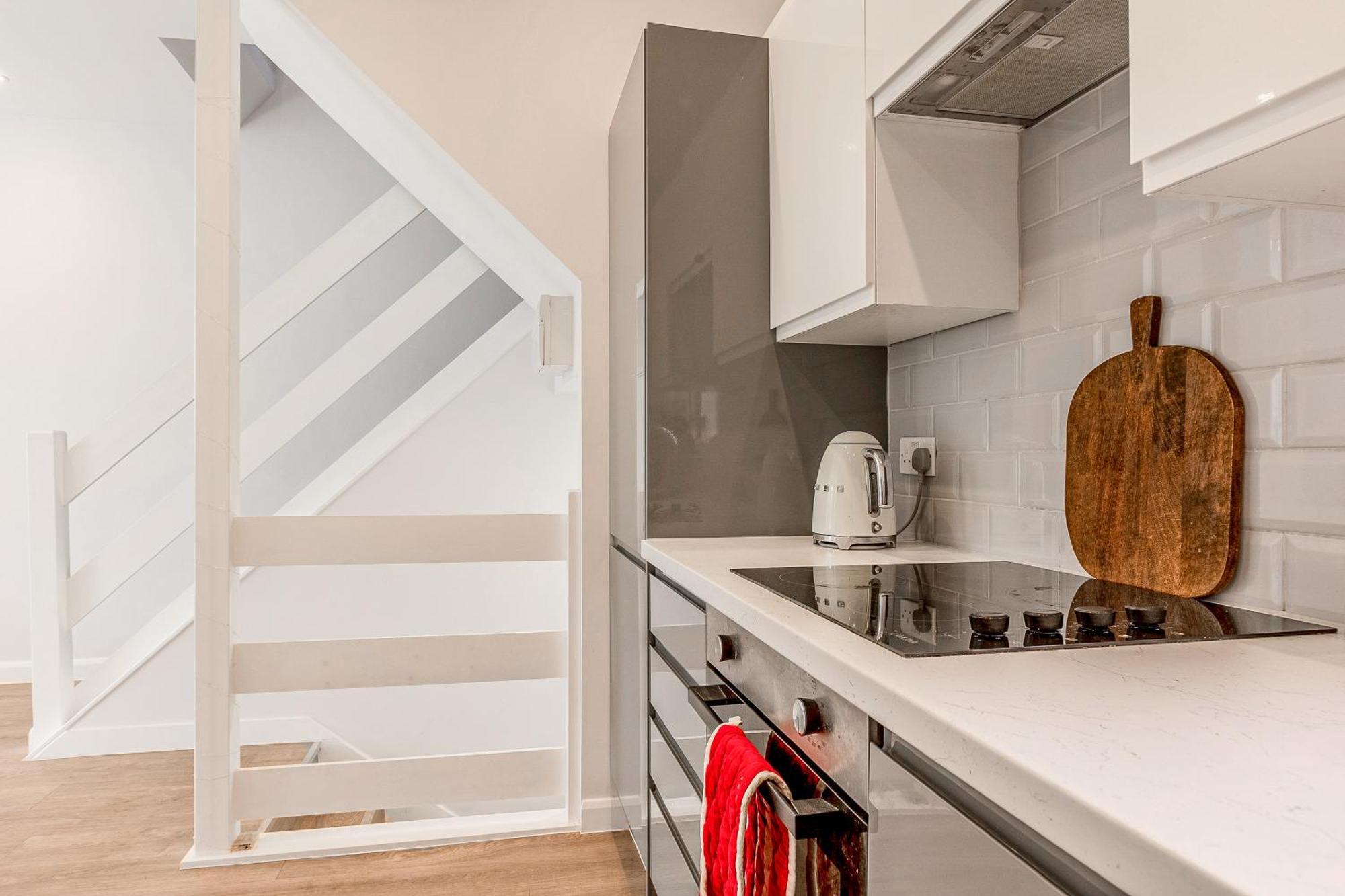 Apartment Bright 3br Duplex Flat With A Terrace In Clapham *